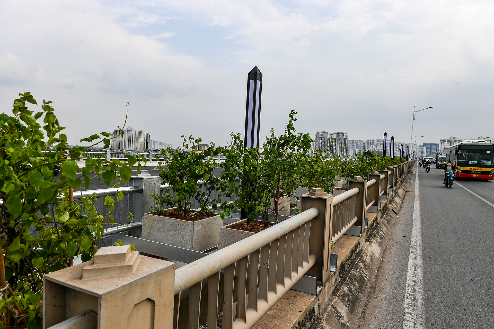 [Ảnh] Ngắm cầu Vĩnh Tuy 2 trước ngày thông xe ảnh 11