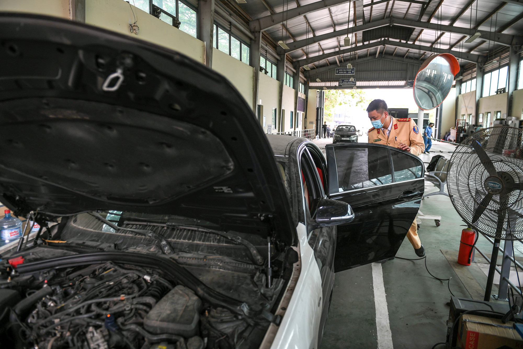 Ngay sau khi được bàn giao nhiệm vụ, lực lượng Cảnh sát giao thông đã có mặt tại trung tâm 29-03S để hỗ trợ.