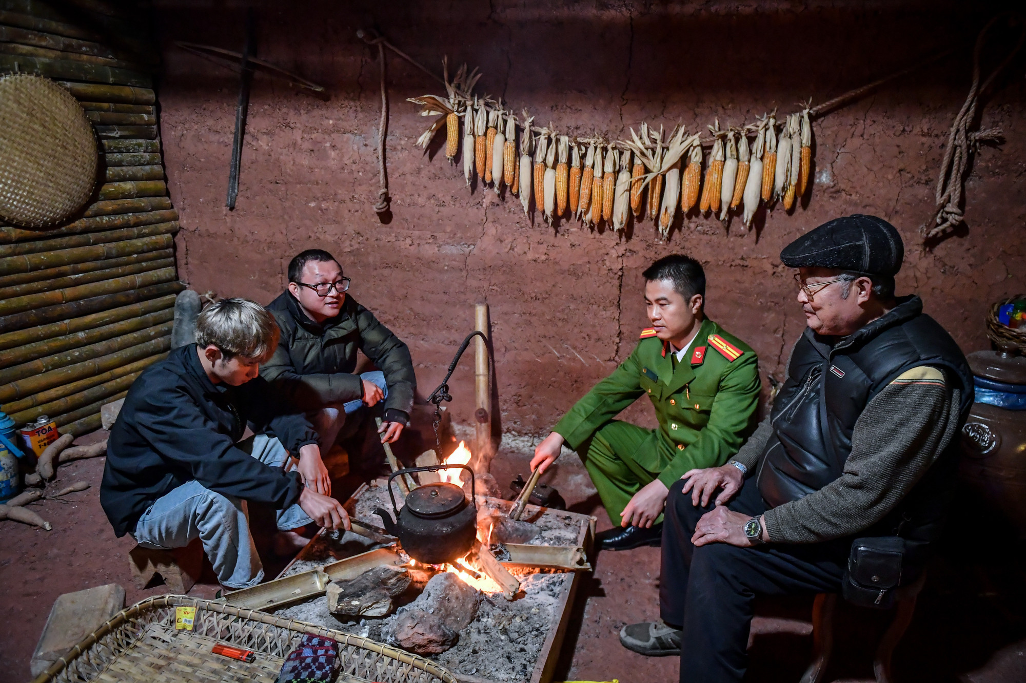 [Ảnh] Ngôi nhà trình tường cuối cùng ở ngã ba biên giới ảnh 15