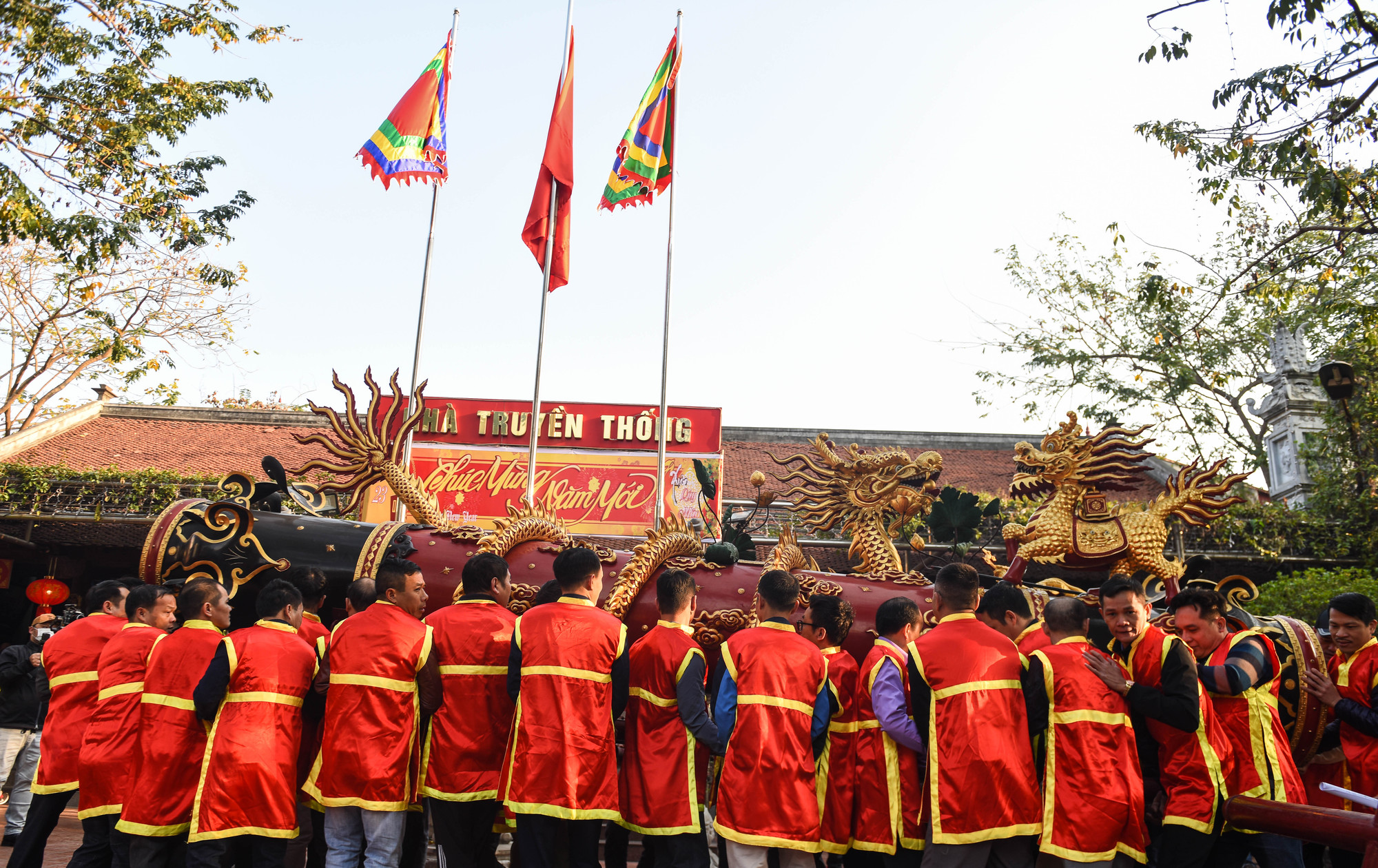 Hội rước pháo làng Đồng Kỵ diễn ra ngày mùng 4 Tết âm lịch hằng năm được công nhận là Di sản Văn hóa phi vật thể quốc gia. Đây cũng là lễ hội mở màn cho chuỗi lễ hội kéo dài qua tháng 2 âm lịch khắp các tỉnh phía bắc.