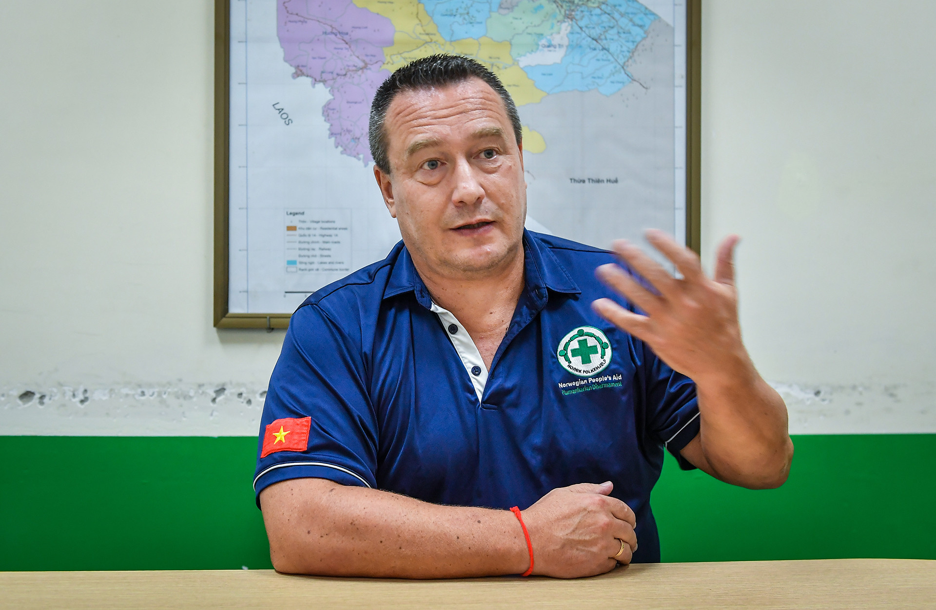 Ông Jan Erik Stoa - Giám đốc quốc gia Tổ chức viện trợ nhân dân Na Uy (NPA) khẳng định: NPA sẽ tiếp tục đồng hành của Chính phủ, nhân dân Việt Nam trong nỗ lực khắc phục hậu quả bom mìn, vật nổ sau chiến tranh.