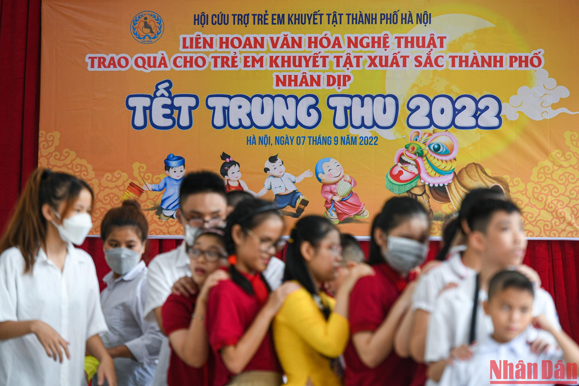 Ngày Tết Trung thu cũng là dịp để các em học sinh khuyết tật trên địa bàn Hà Nội có cơ hội gặp nhau giao tiếp và yêu thương đoàn kết với nhau hơn.