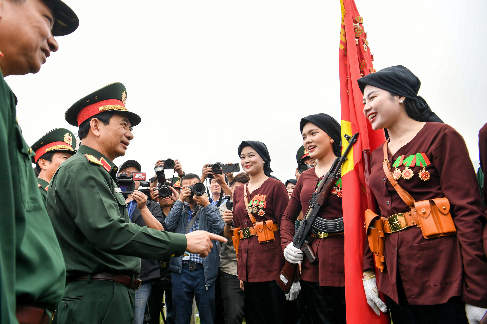 [Ảnh] Bộ trưởng Quốc phòng chủ trì kiểm tra hợp luyện diễu binh, diễu hành ảnh 16