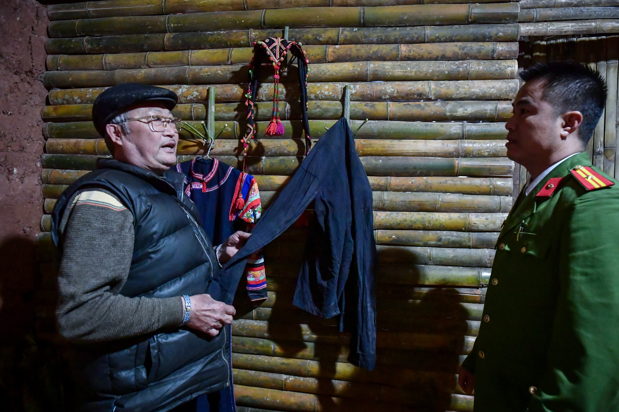 [Ảnh] Ngôi nhà trình tường cuối cùng ở ngã ba biên giới ảnh 11