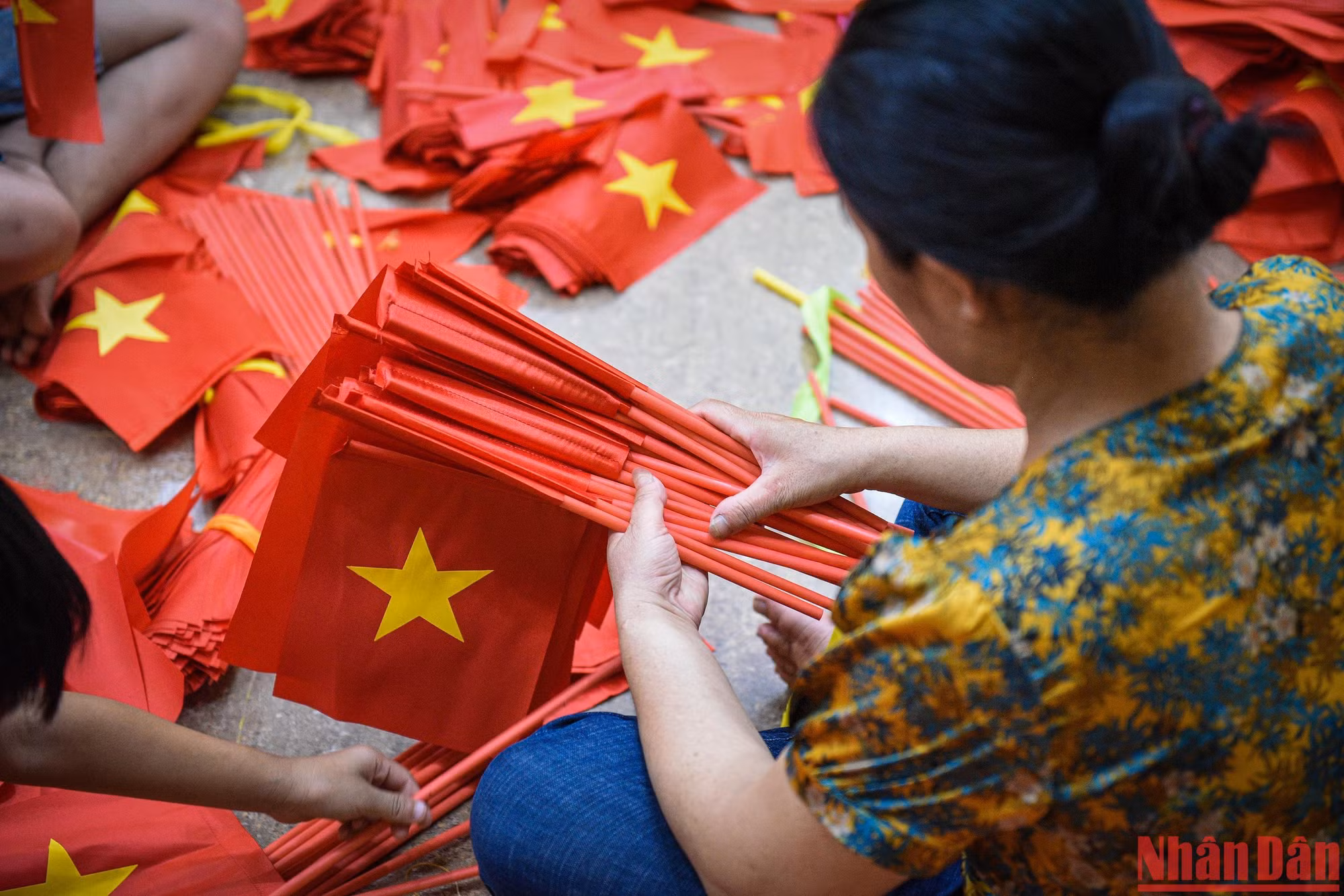 Do nhu cầu của người tiêu dùng tăng vọt vào ngày lễ Quốc khánh 2/9 và lễ khai giảng năm học mới 5/9 nên công việc lại bận rộn hơn bao giờ hết.