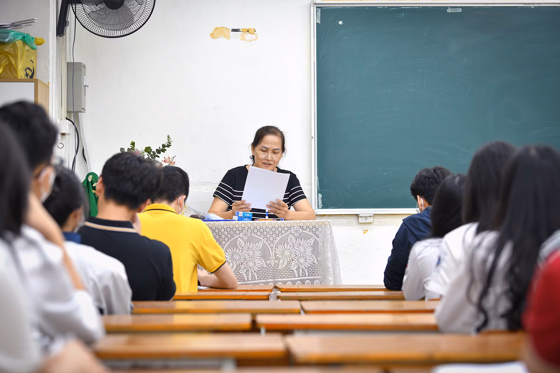 [Ảnh] Học sinh Hà Nội làm thủ tục dự thi tuyển sinh vào lớp 10 ảnh 10