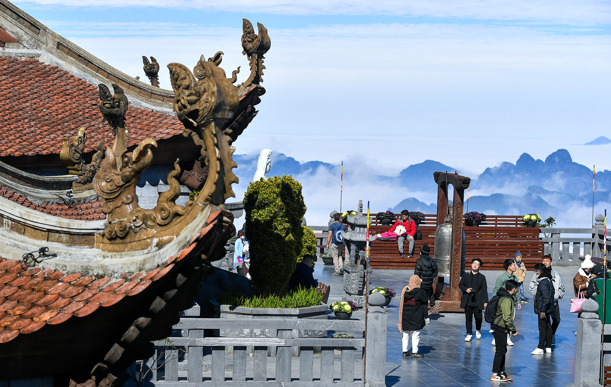 [Ảnh] Lên "Nóc nhà Đông Dương" ngắm biển mây dịp Tết Dương lịch ảnh 9