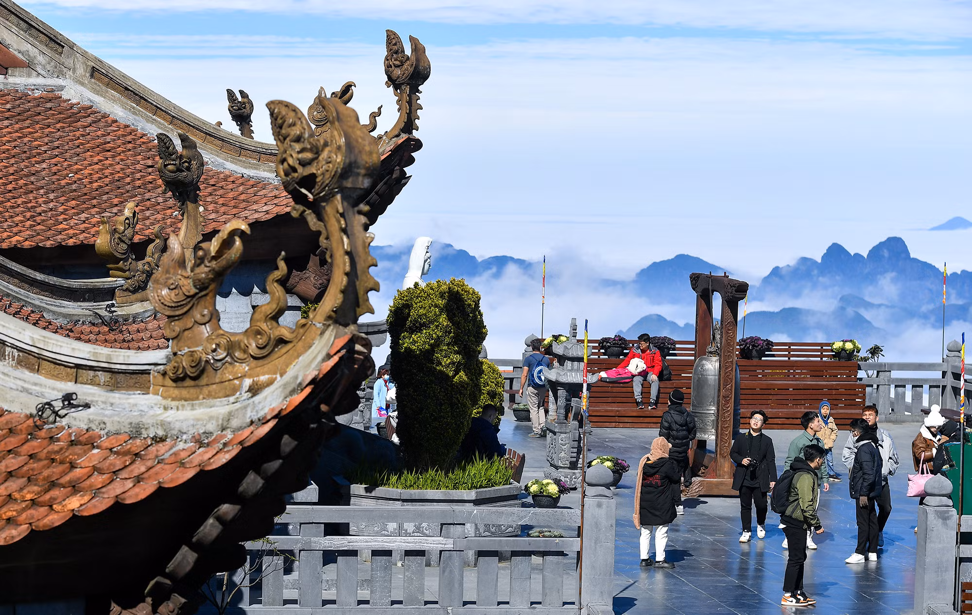 [Ảnh] Lên "Nóc nhà Đông Dương" ngắm biển mây dịp Tết Dương lịch ảnh 9