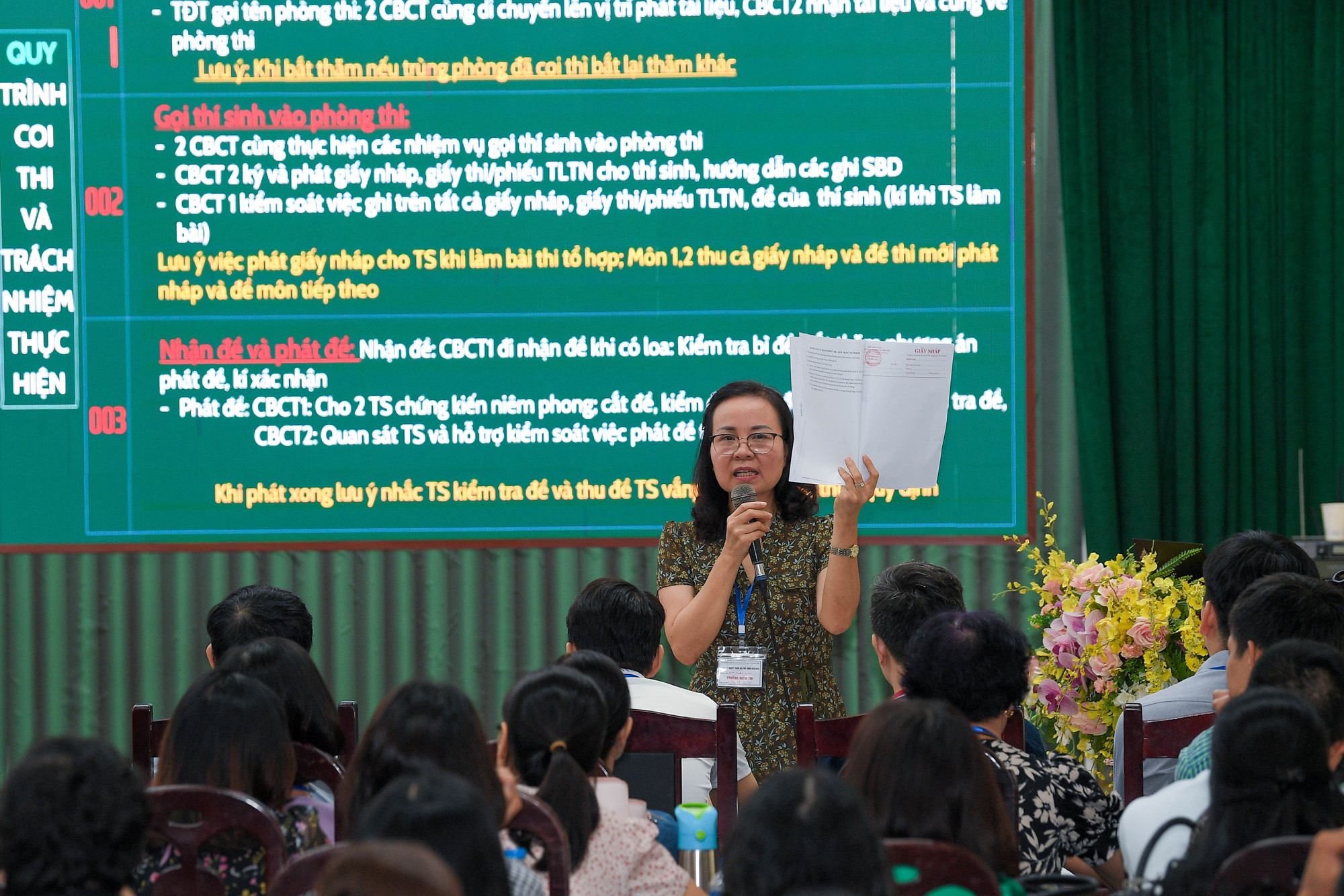 [Ảnh] Hơn 1 triệu thí sinh làm thủ tục dự thi Kỳ thi tốt nghiệp THPT năm 2024 ảnh 4