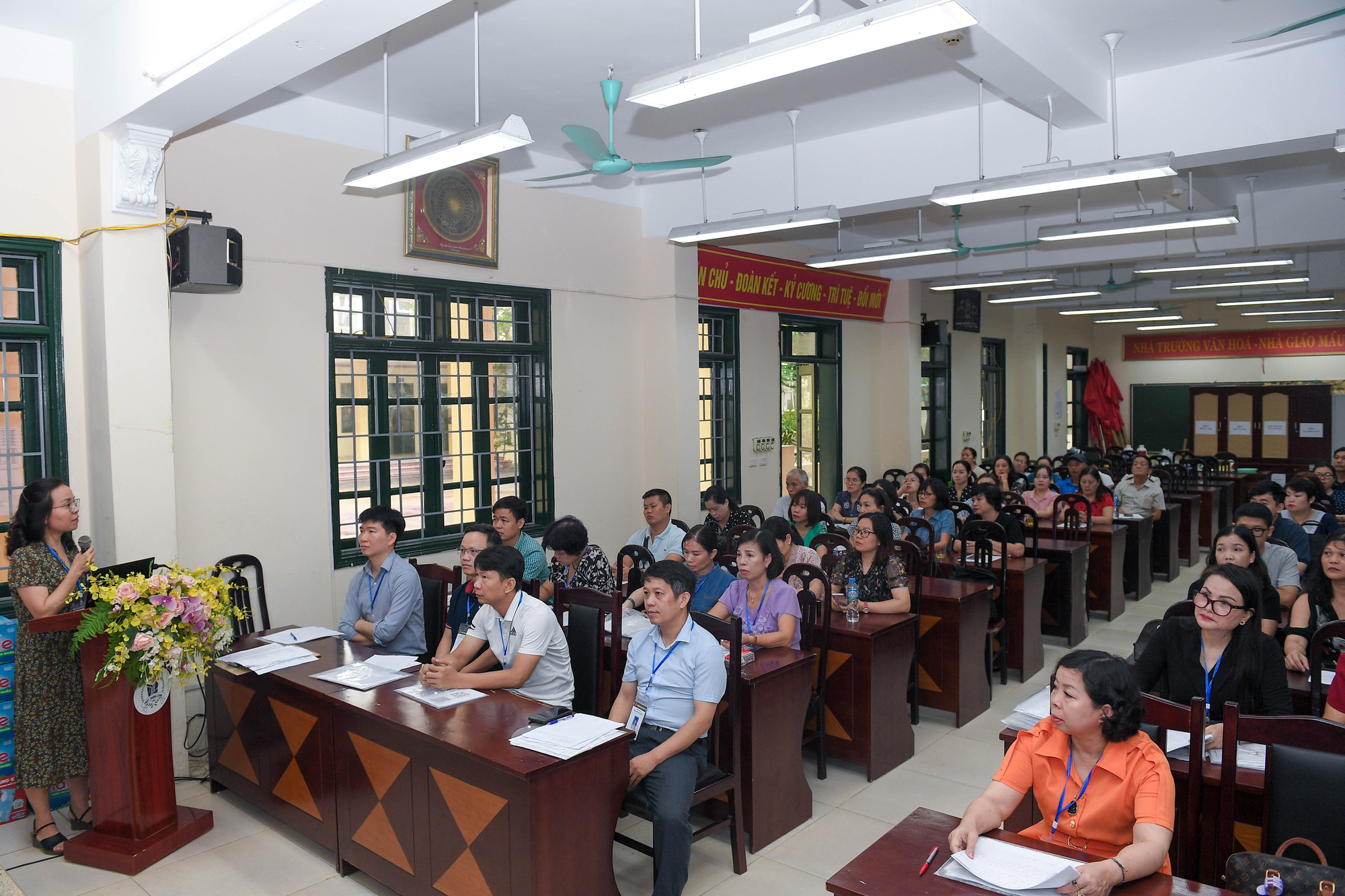 [Ảnh] Hơn 1 triệu thí sinh làm thủ tục dự thi Kỳ thi tốt nghiệp THPT năm 2024 ảnh 1