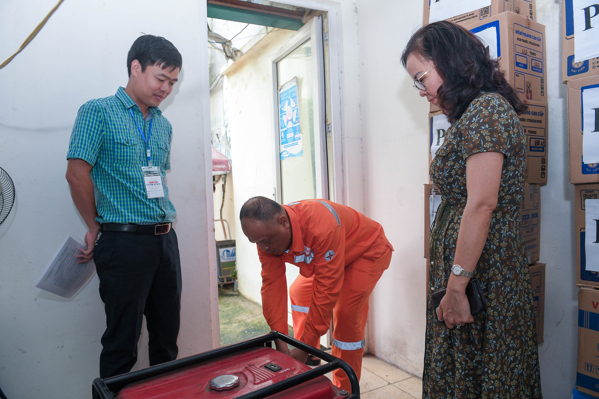 [Ảnh] Hơn 1 triệu thí sinh làm thủ tục dự thi Kỳ thi tốt nghiệp THPT năm 2024 ảnh 6