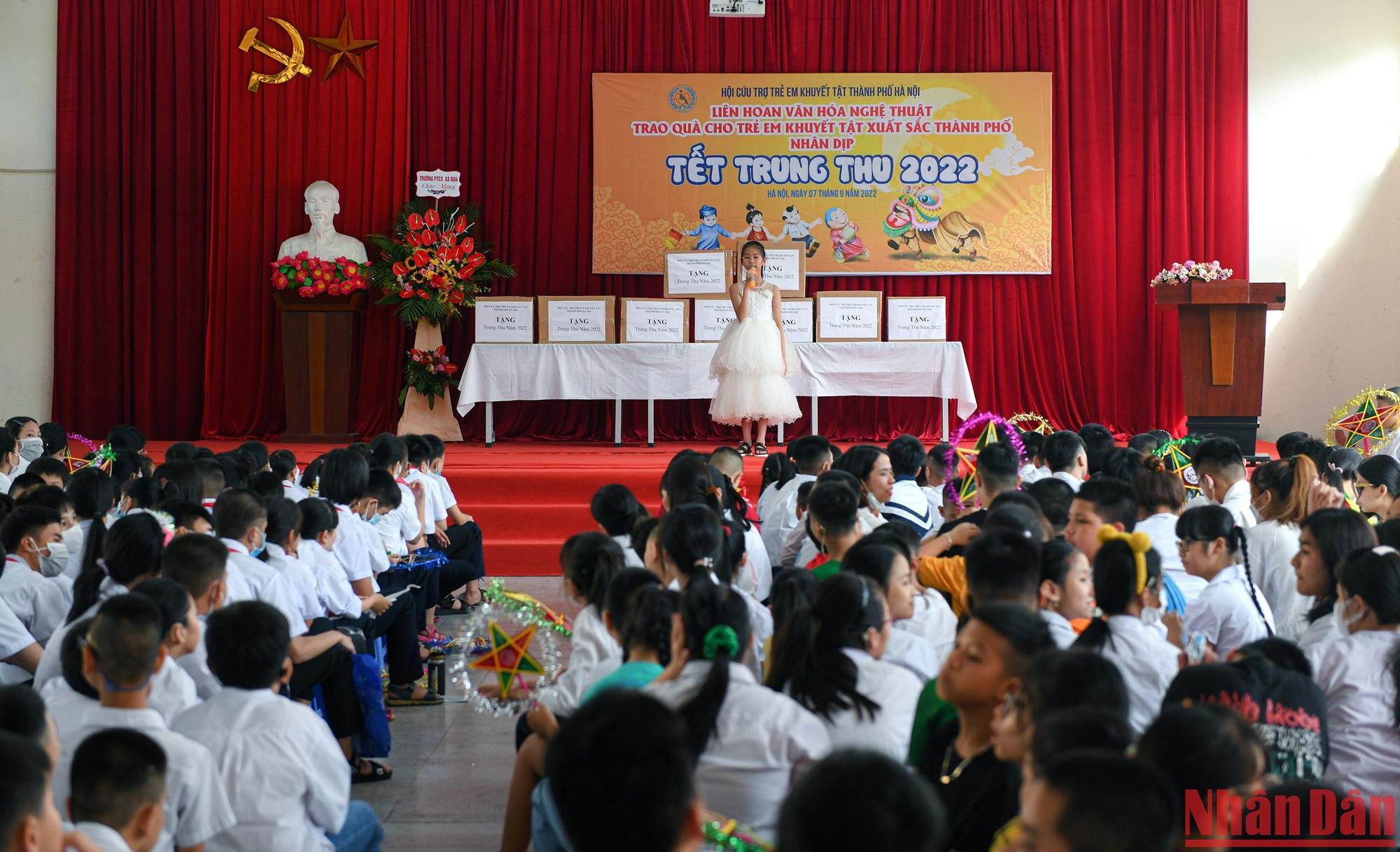 Ngày 7/9, Hội Cứu trợ trẻ em khuyết tật Hà Nội đã tổ chức liên hoan văn hóa nghệ thuật và trao quà cho trẻ em khuyết tật xuất sắc nhân dịp Tết Trung thu 2022.