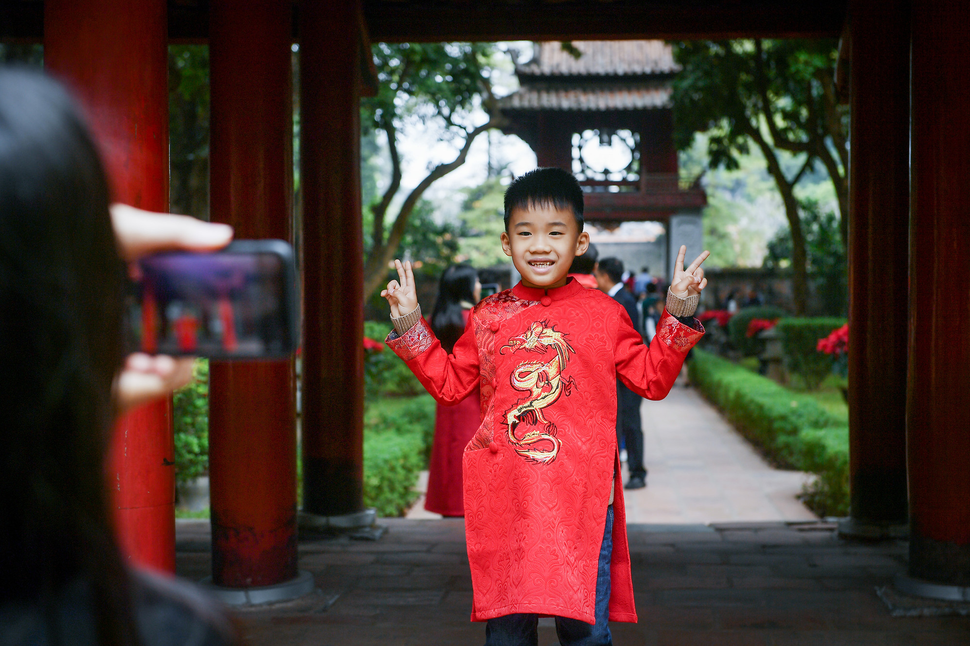 [Ảnh] Người Hà Nội rộn ràng du xuân ảnh 12