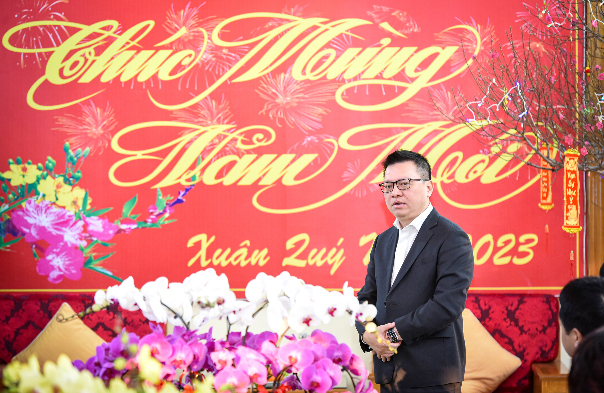 Đồng chí Lê Quốc Minh, Ủy viên Trung ương Đảng, Tổng Biên tập Báo Nhân Dân, Phó Trưởng Ban Tuyên giáo Trung ương, Chủ tịch Hội Nhà báo Việt Nam phát biểu và chúc Tết cán bộ, chiến sĩ Sư đoàn 325. Đồng chí Lê Quốc Minh, Ủy viên Trung ương Đảng, Tổng Biên tập Báo Nhân Dân, Phó Trưởng Ban Tuyên giáo Trung ương, Chủ tịch Hội Nhà báo Việt Nam phát biểu và chúc Tết cán bộ, chiến sĩ Sư đoàn 325.