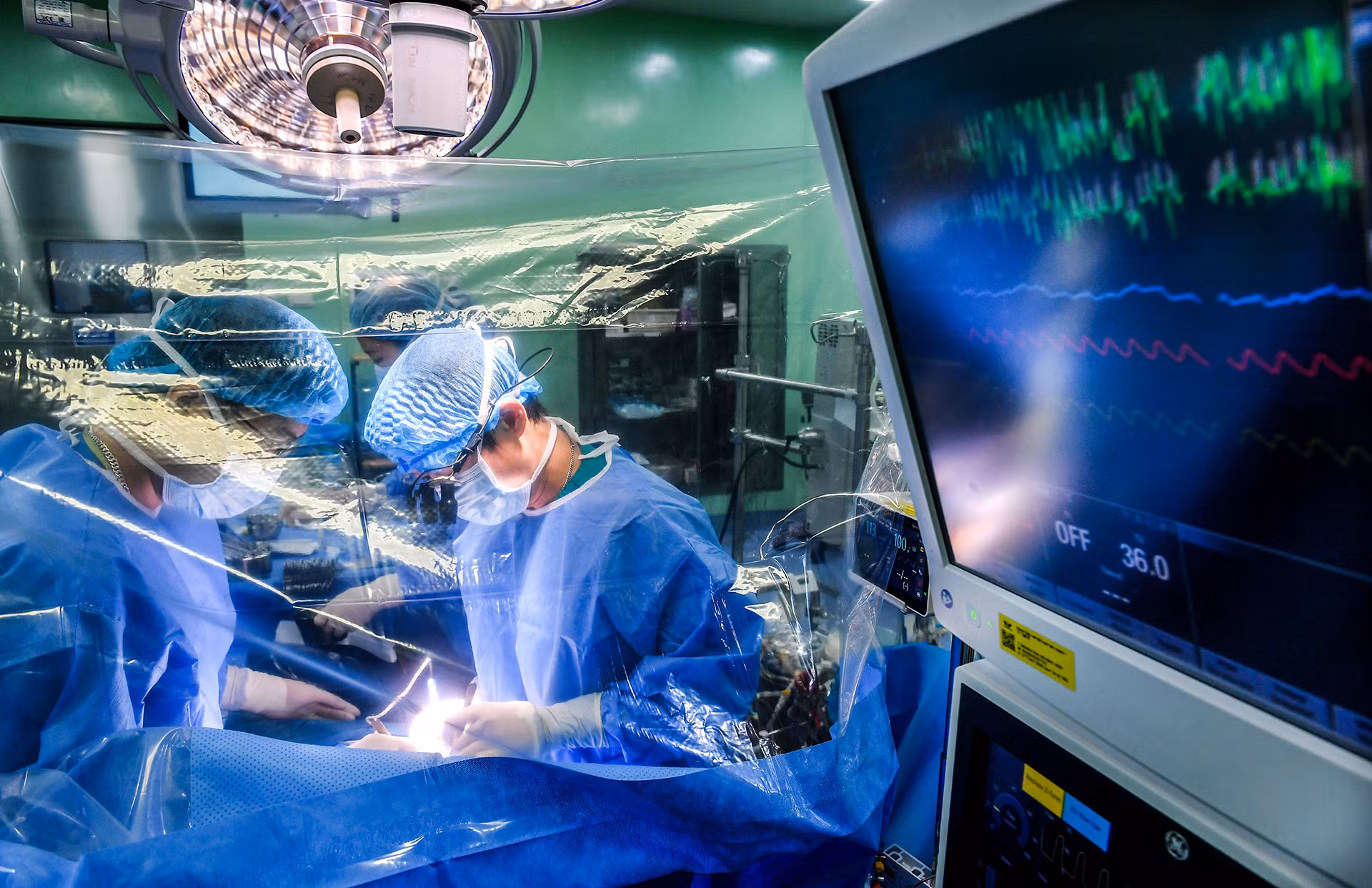 [Ảnh] Cận cảnh ca mổ thứ 700 trường hợp tim bẩm sinh với kỹ thuật ít xâm lấn ảnh 14