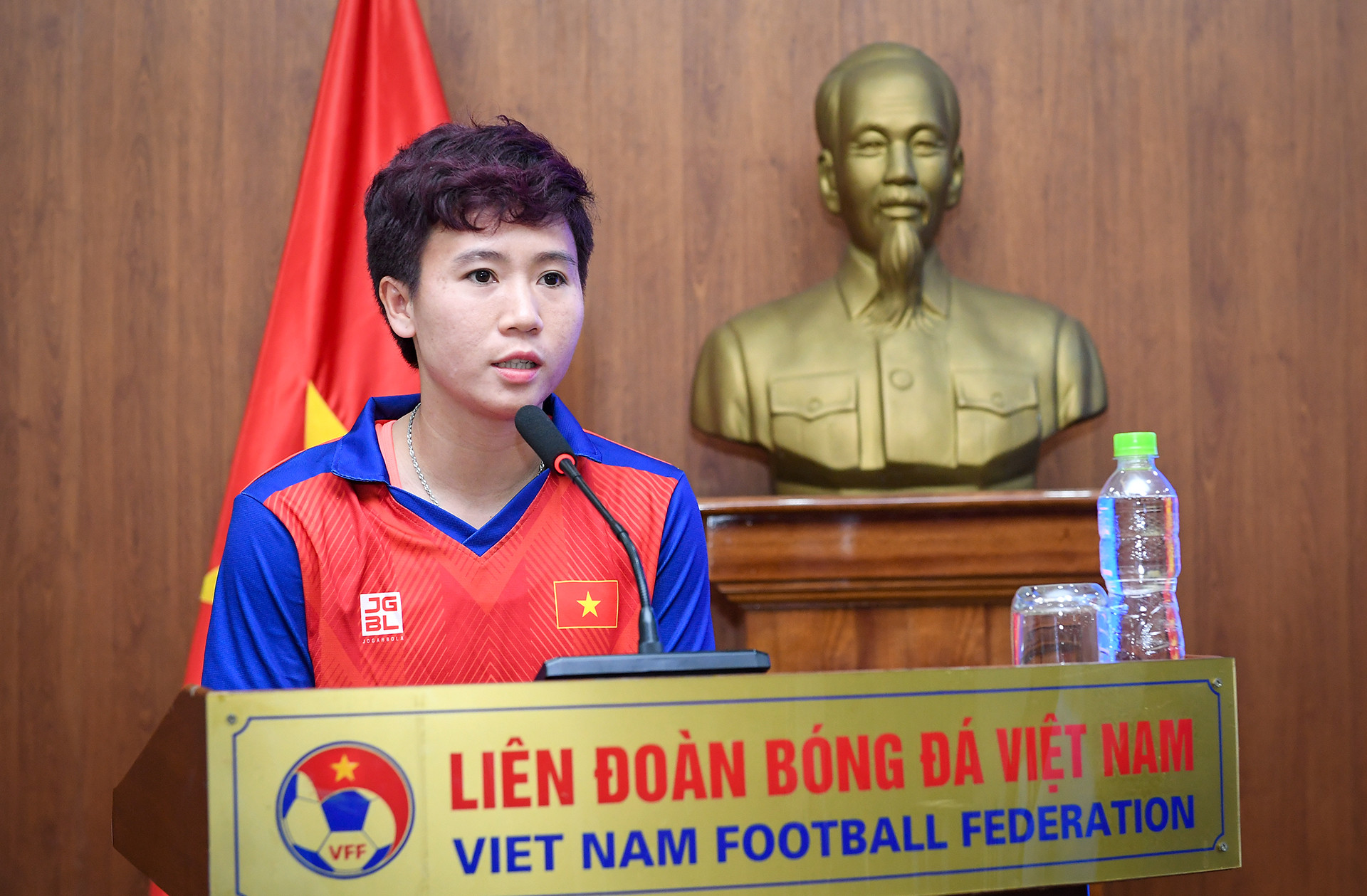 Thay mặt Đội tuyển nữ Việt Nam, tiền vệ Tuyết Dung khẳng định những phần quà cho đội tuyển bóng đá nữ Việt Nam là động lực để toàn đội cố gắng nỗ lực hơn nữa hướng đến những giải đấu sắp tới, trong đó có Vòng chung kết World Cup 2023 diễn ra vào tháng 7 tại New Zealand. Thay mặt Đội tuyển nữ Việt Nam, tiền vệ Tuyết Dung khẳng định những phần quà cho đội tuyển bóng đá nữ Việt Nam là động lực để toàn đội cố gắng nỗ lực hơn nữa hướng đến những giải đấu sắp tới, trong đó có Vòng chung kết World Cup 2023 diễn ra vào tháng 7 tại New Zealand.