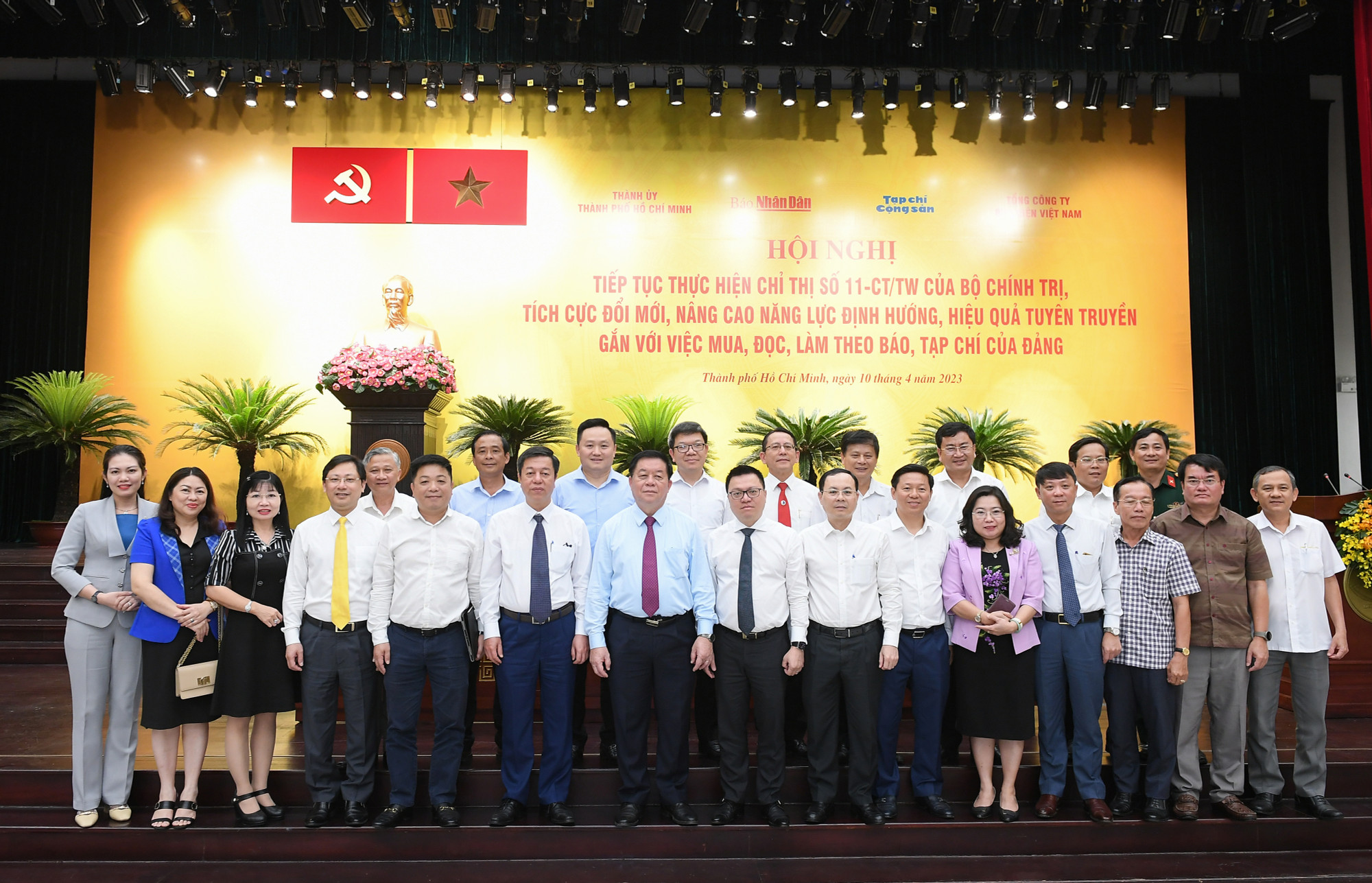 [Ảnh] Đổi mới nâng cao năng lực định hướng, hiệu quả tuyên truyền gắn với việc mua, đọc, làm theo báo, tạp chí Đảng ảnh 15