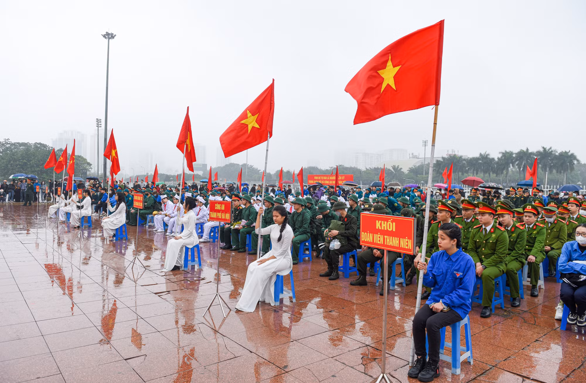 Sáng 6/2, tại sân vận động Quốc gia Mỹ Đình, Ủy ban nhân dân quận Nam Từ Liêm (Hà Nội) đã tổ chức lễ giao, nhận quân năm 2023.