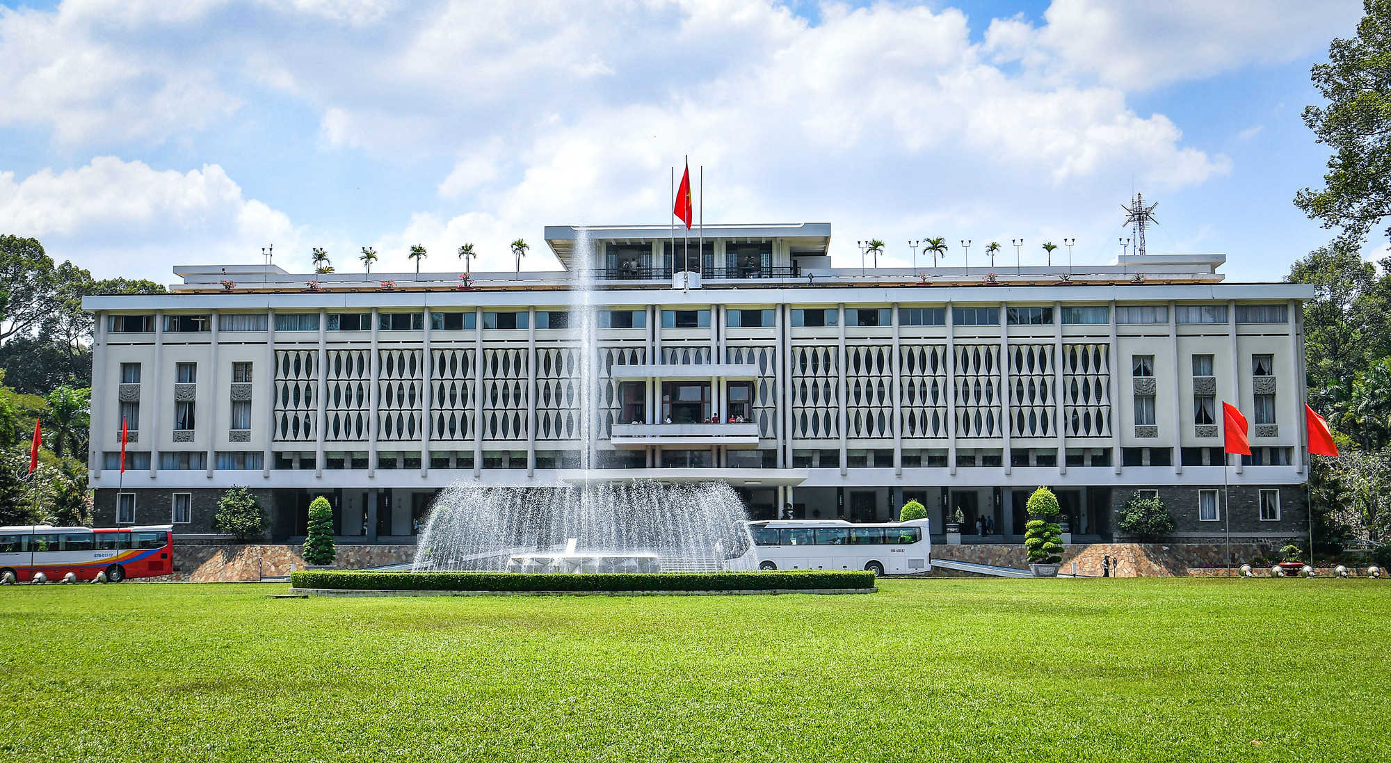 Hình ảnh Dinh Độc Lập hiện nay - 50 năm sau ngày toàn thắng (Ảnh chụp tháng 4 năm 2025).