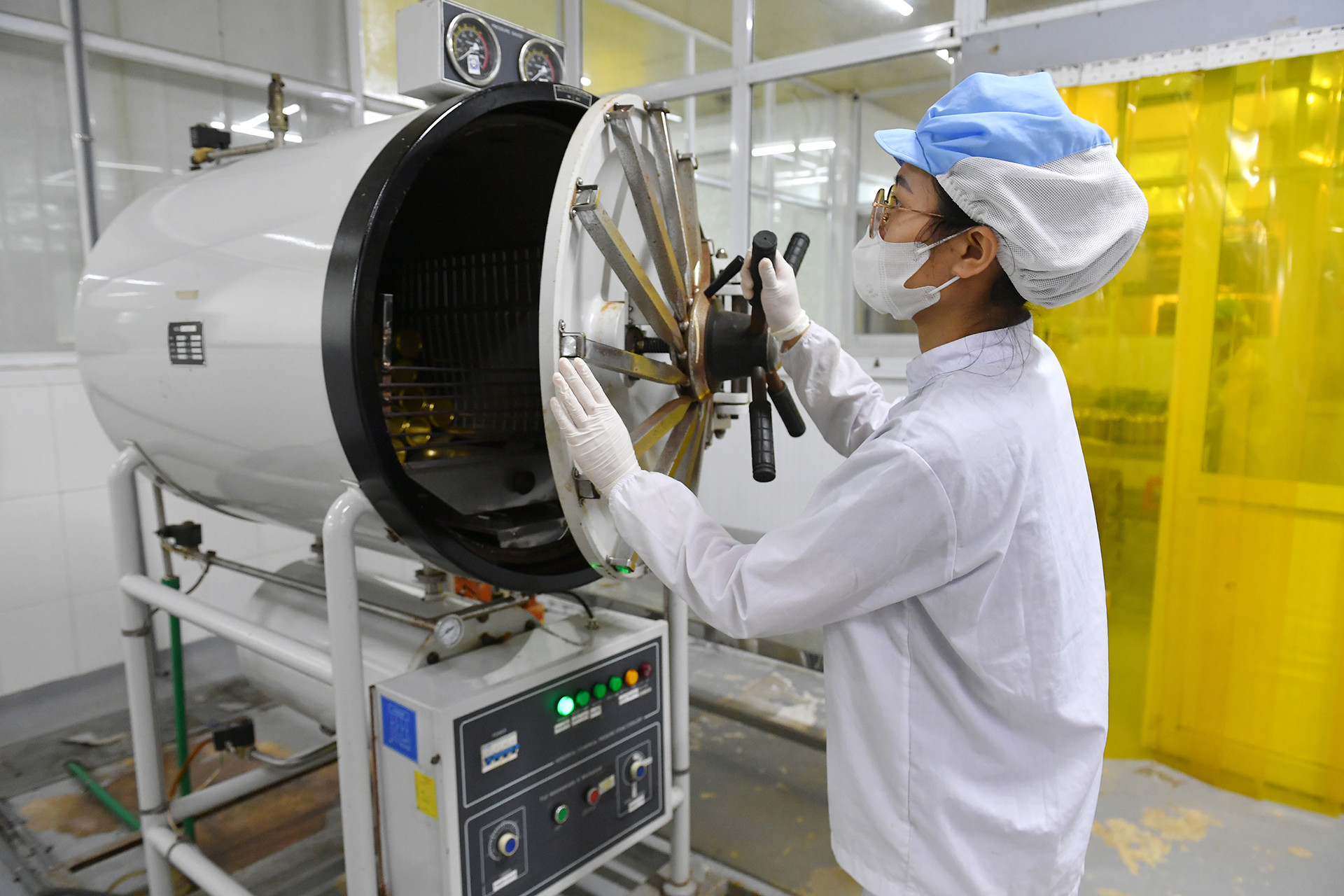 Hệ thống máy móc hiện đại của Bavabi để tạo ra những sản phẩm Ruốc hàu chất lượng ổn định.