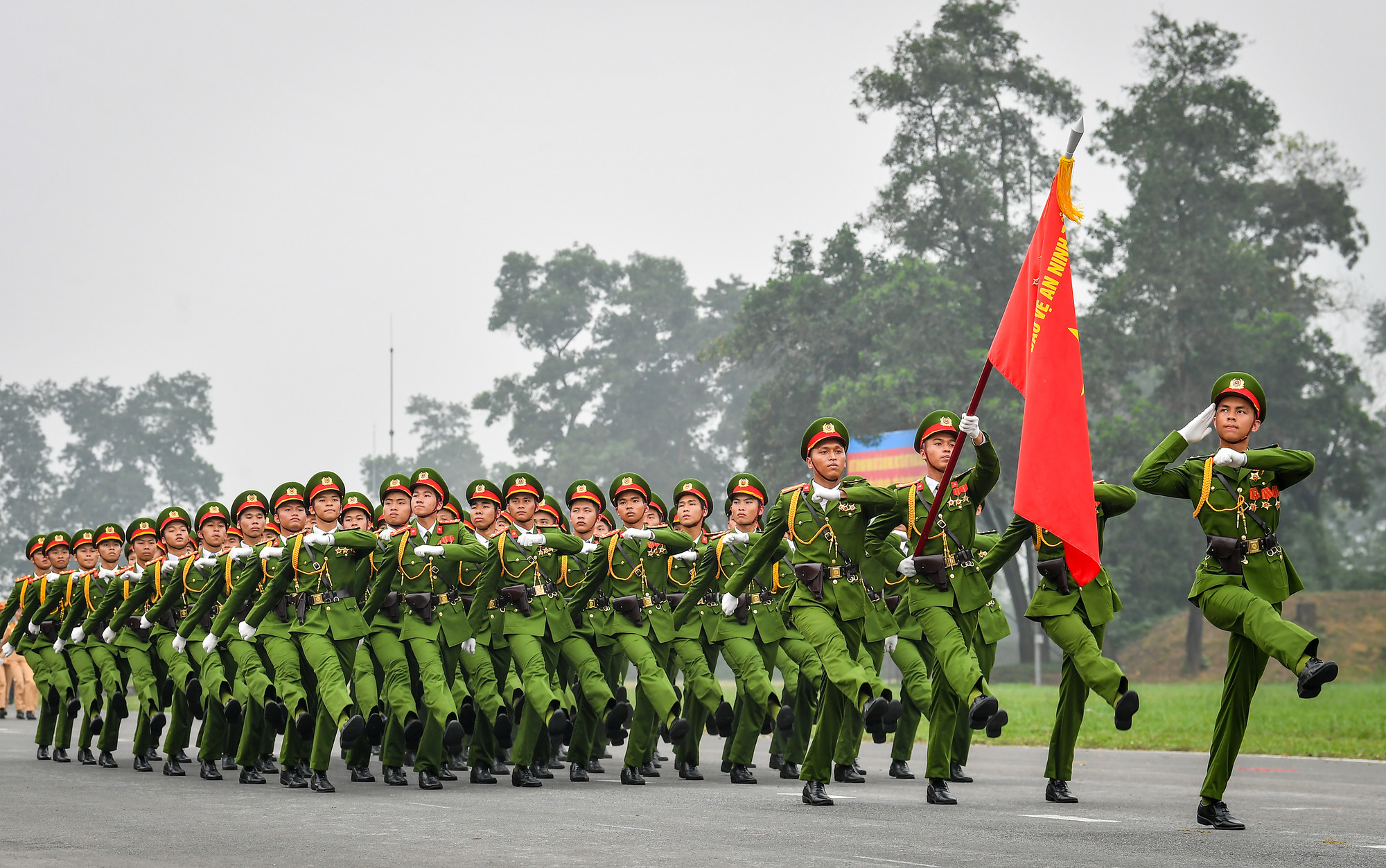 [Ảnh] Hợp luyện diễu binh, diễu hành kỷ niệm 70 năm Chiến thắng Điện Biên Phủ ảnh 9