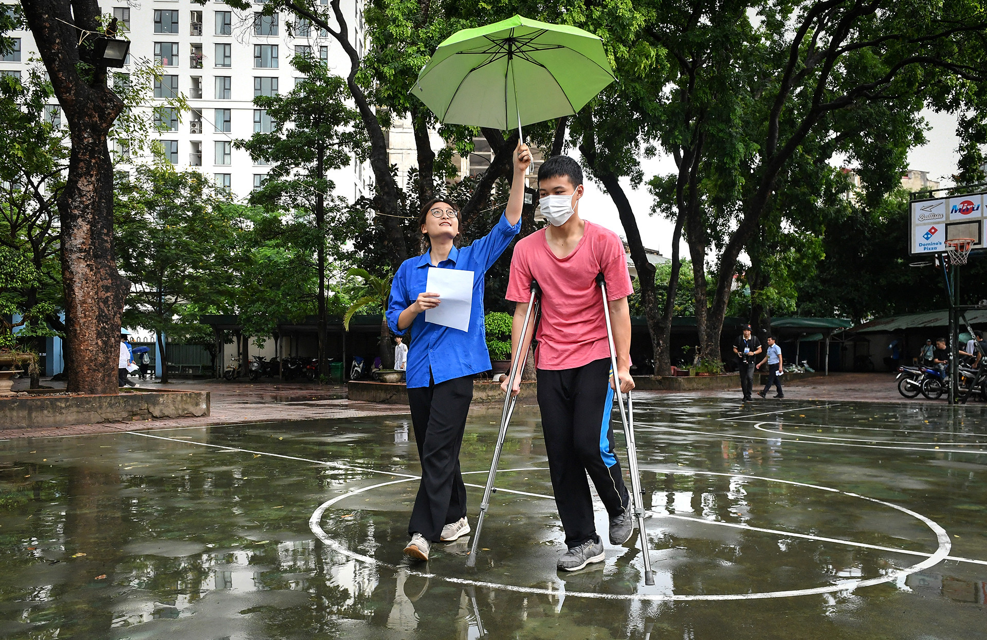 [Ảnh] Nhìn lại những khoảnh khắc đẹp của kỳ thi tốt nghiệp Trung học phổ thông 2023 ảnh 7