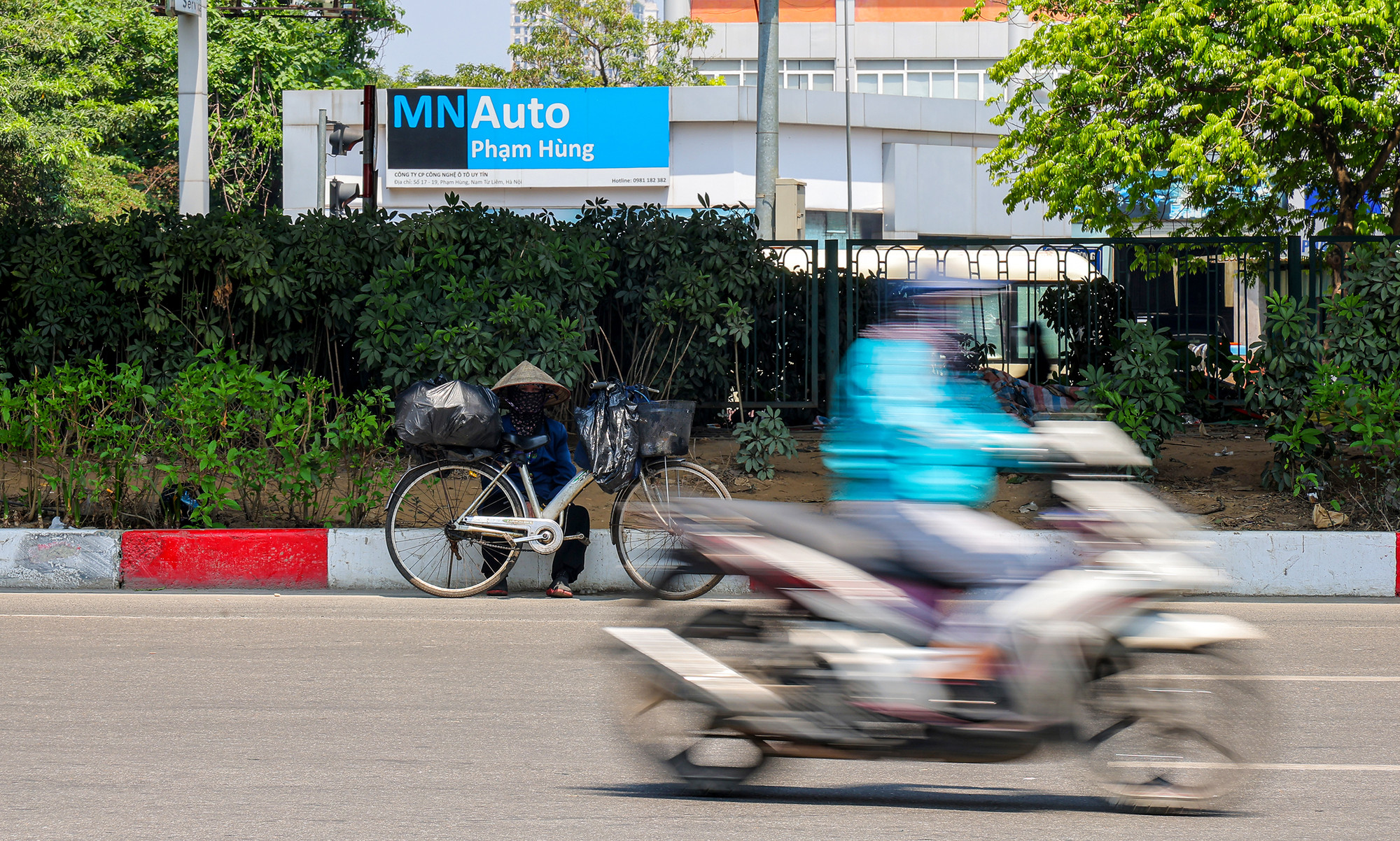 [Ảnh] Hà Nội 40 độ C, nắng nóng nhất từ đầu năm ảnh 3