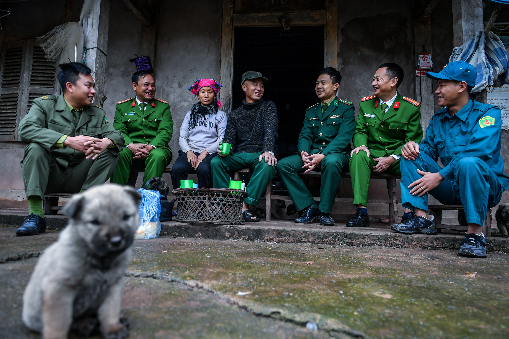 [Ảnh] Một ngày của công an xã nơi cực tây Tổ quốc ảnh 13