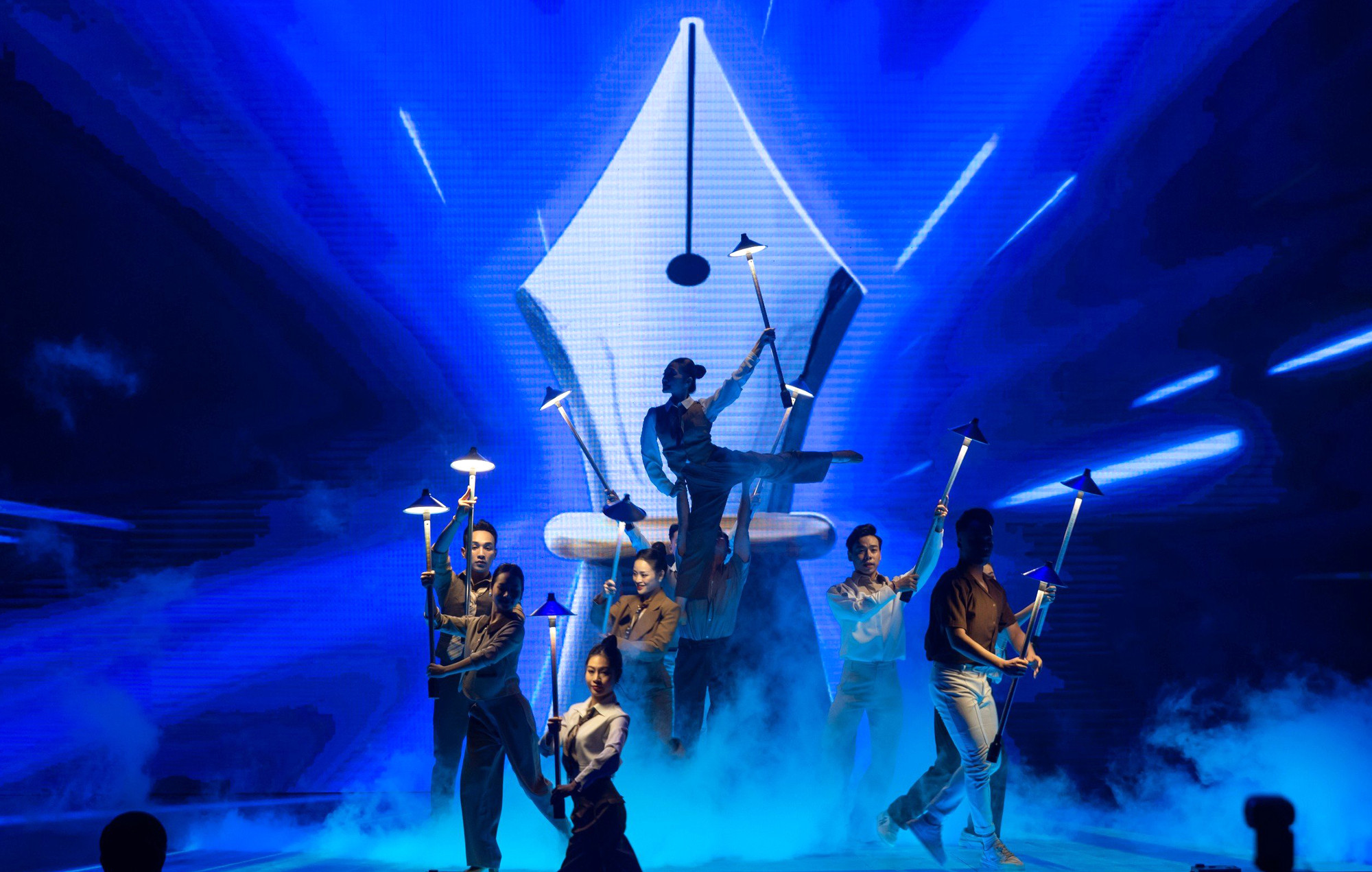 [Ảnh] Lễ trao Giải Báo chí quốc gia lần thứ XVIII: Ấn tượng, hiện đại và sáng tạo ảnh 2