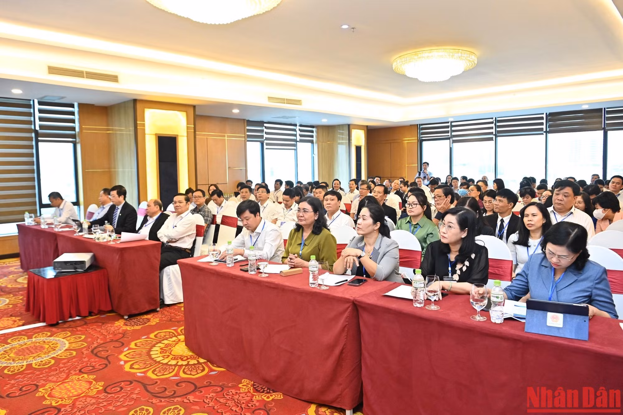 Hội thảo cũng quy tụ những nhà quản lý, chuyên gia báo chí-truyền thông, kinh tế, công nghệ… uy tín trong và ngoài nước.