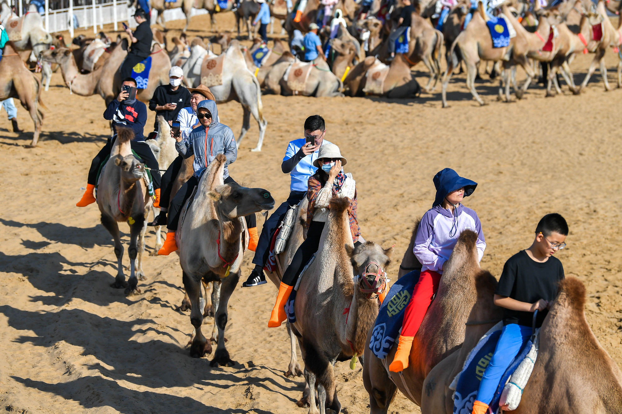 [Ảnh] Sa mạc Vọng Âm-Vẻ đẹp huyền bí nơi vùng đất Nội Mông ảnh 7