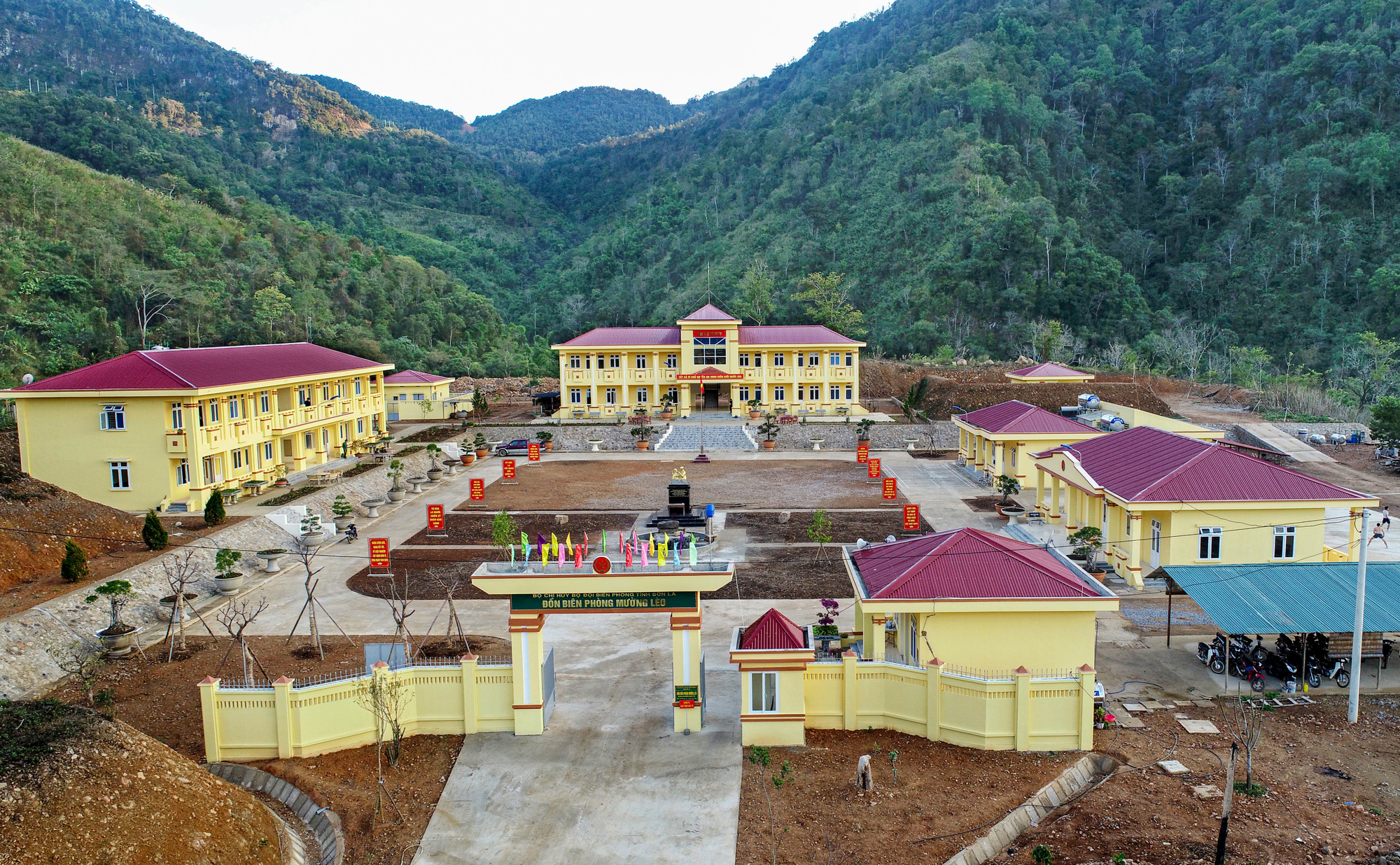 Toàn cảnh đồn biên phòng Mường Leo mới được đầu tư xây dựng.