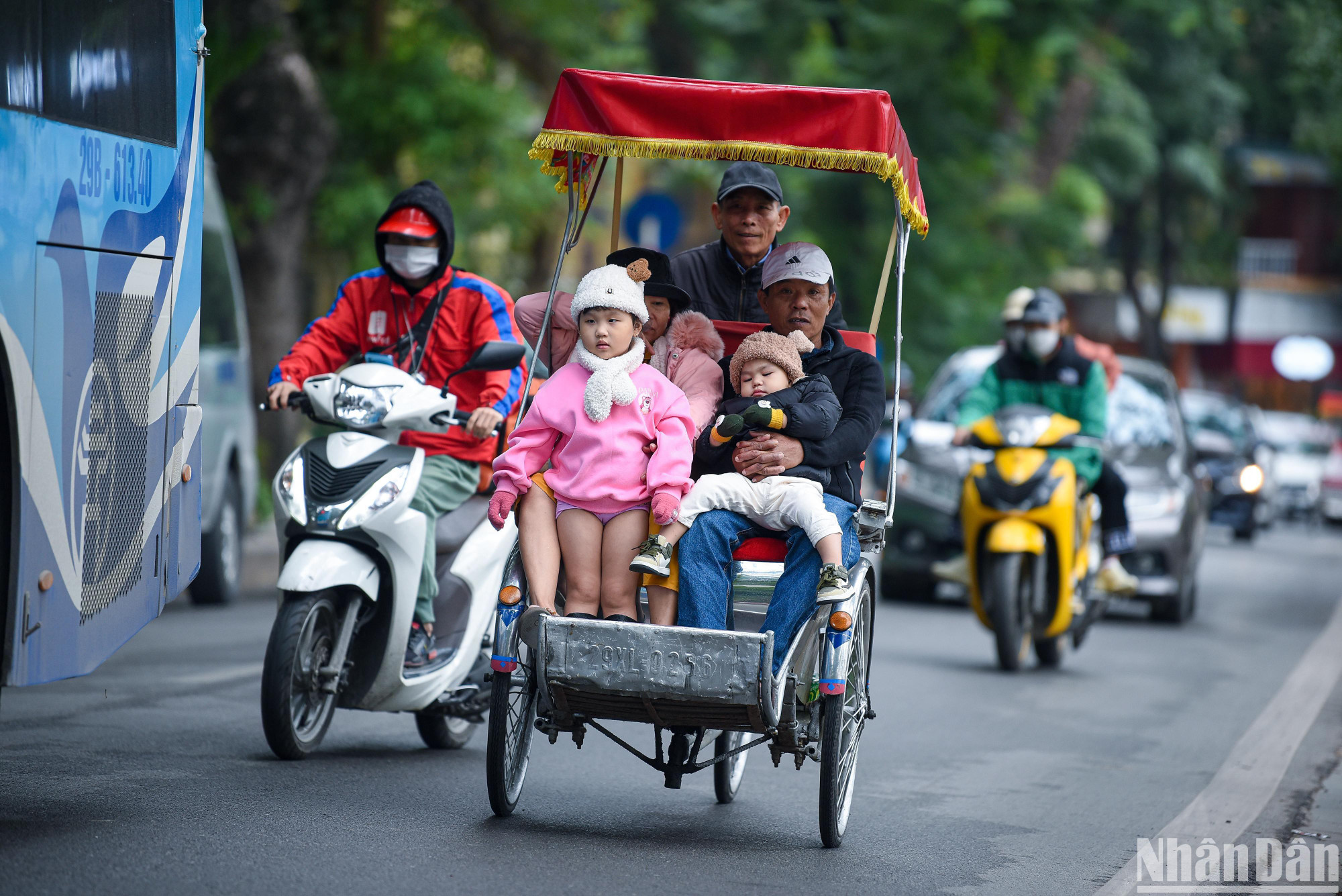 Trung tâm Dự báo Khí tượng Thủy văn quốc gia cho biết sáng sớm ngày 1/12, không khí lạnh đã ảnh hưởng đến hầu hết phần phía Bắc của Bắc Trung Bộ và một số nơi ở phía Tây Bắc Bộ. (Ảnh: THÀNH ĐẠT)