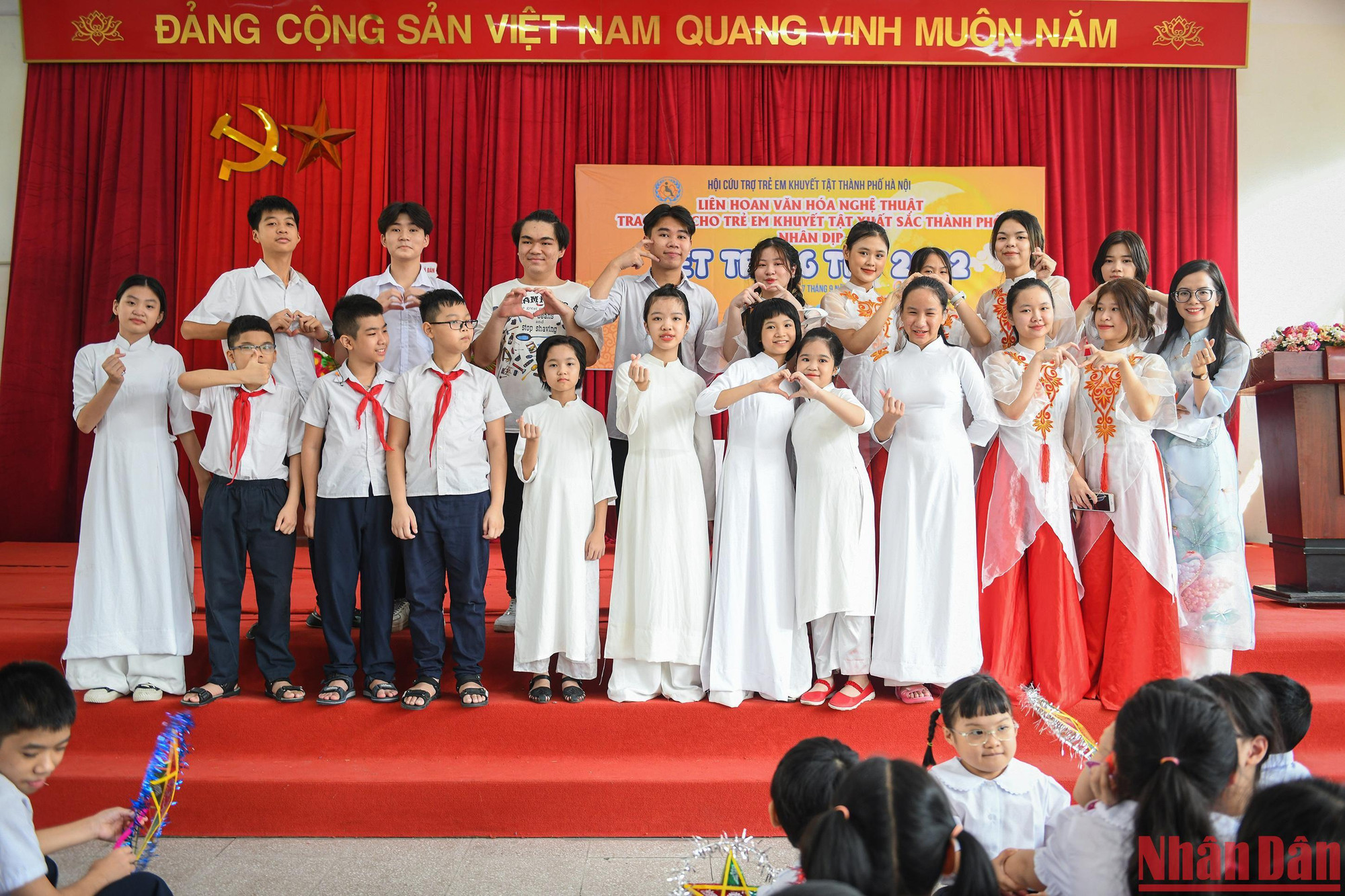 Nét hồn nhiên, ngây thơ của những cô, cậu học trò không may mang trên mình những khuyết tật về cơ thể...