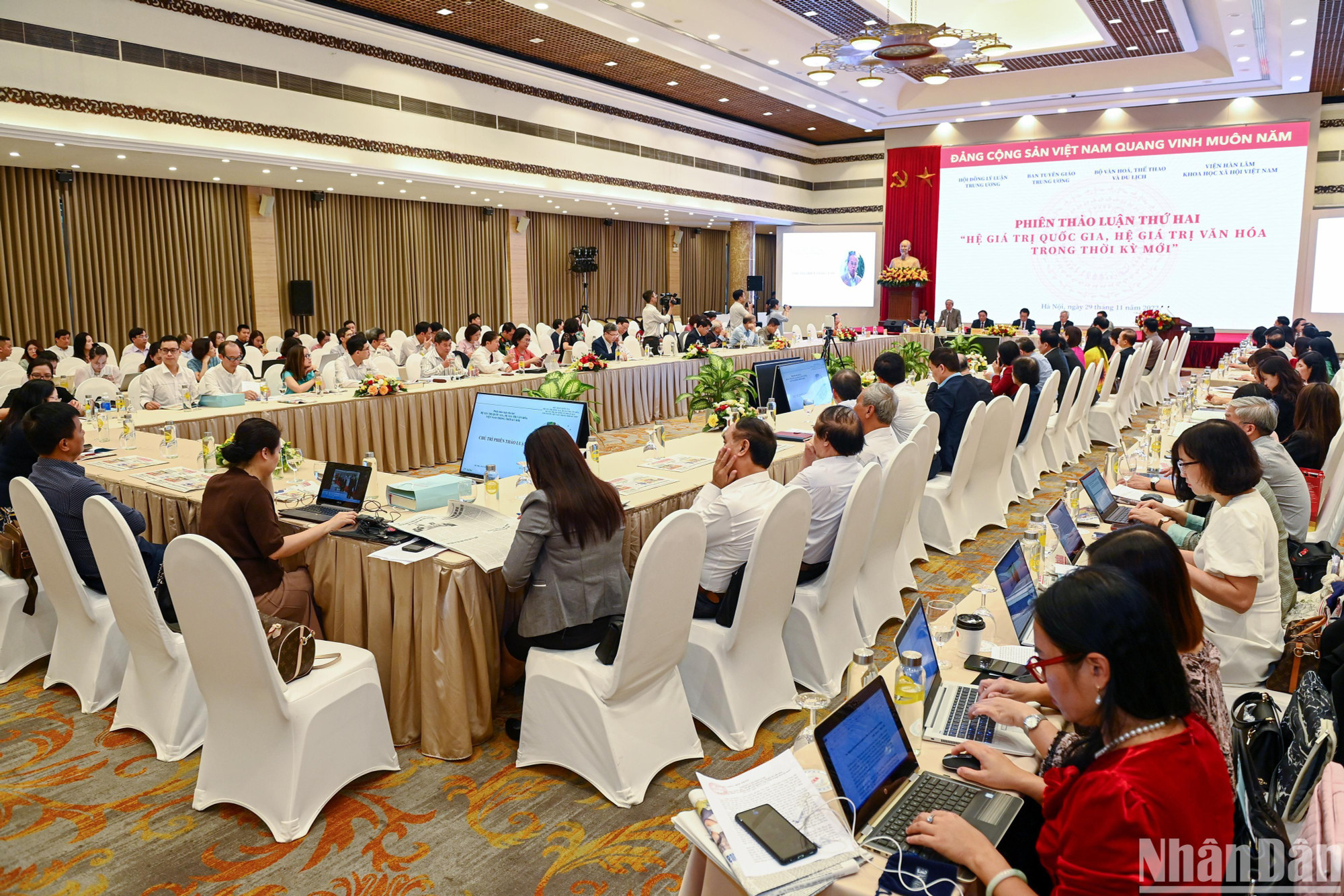 Quang cảnh hội nghị phiên thảo luận thứ hai.