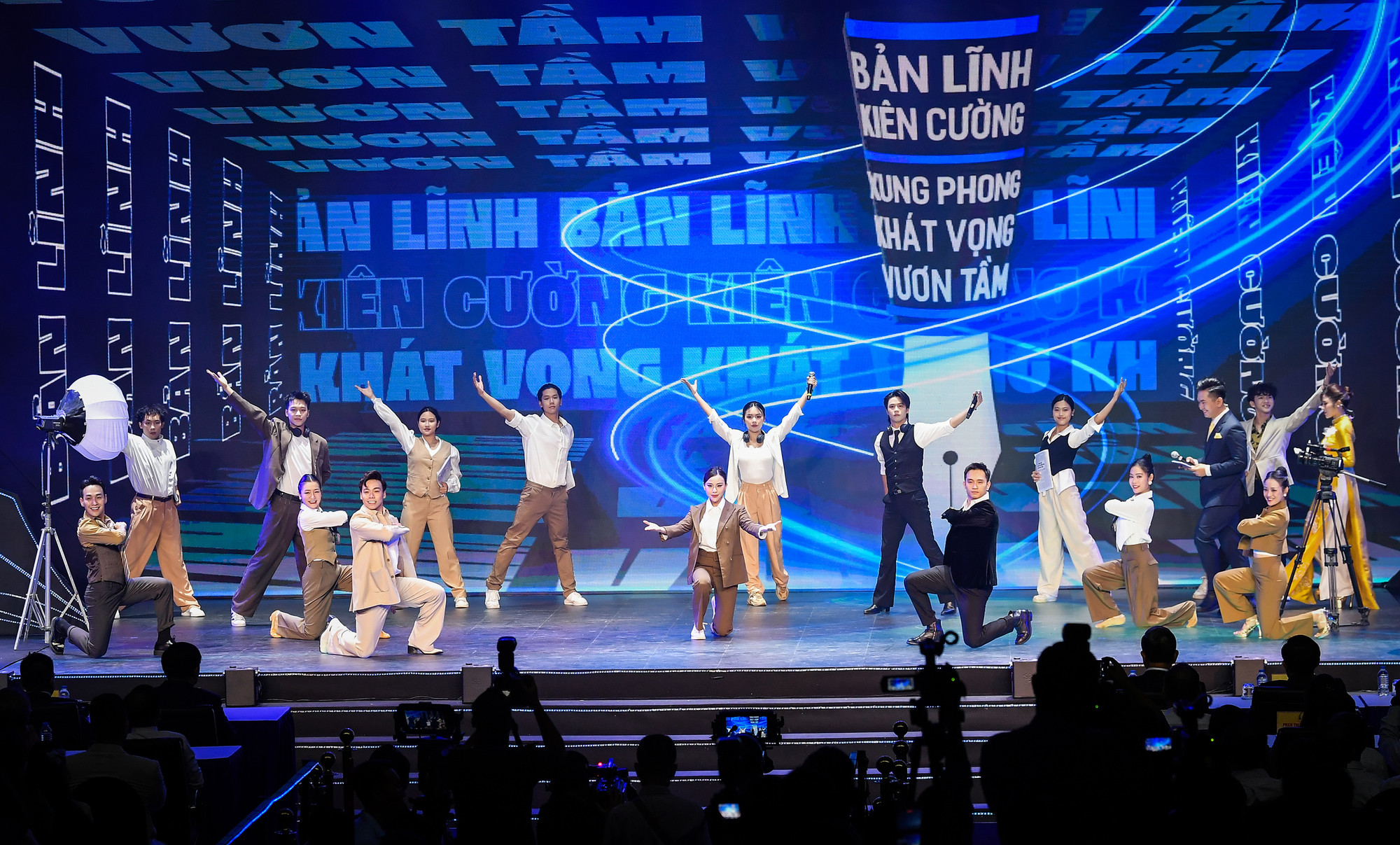 [Ảnh] Lễ trao Giải Báo chí quốc gia lần thứ XVIII: Ấn tượng, hiện đại và sáng tạo ảnh 3