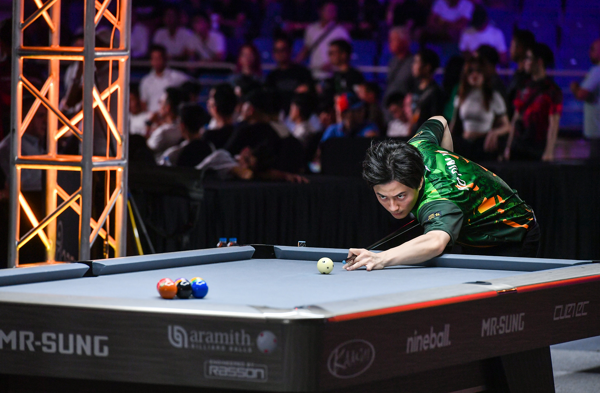 Tay cơ điển trai nổi tiếng thế giới Ko Pin Yi đã không gây thất vọng với những màn trình diễn đỉnh cao, làm mãn nhãn người hâm mộ khi tới Hà Nội.