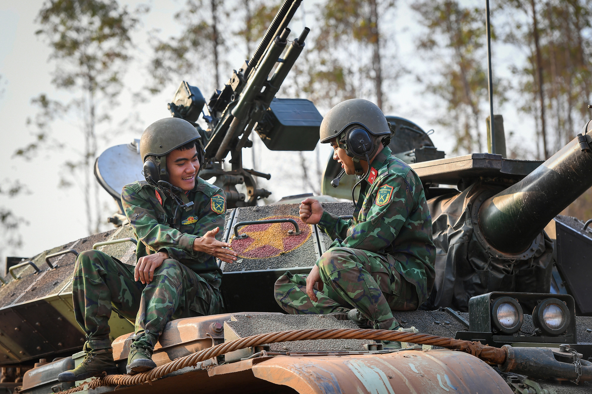 [Ảnh] Một ngày trên thao trường của lữ đoàn xe tăng ảnh 11