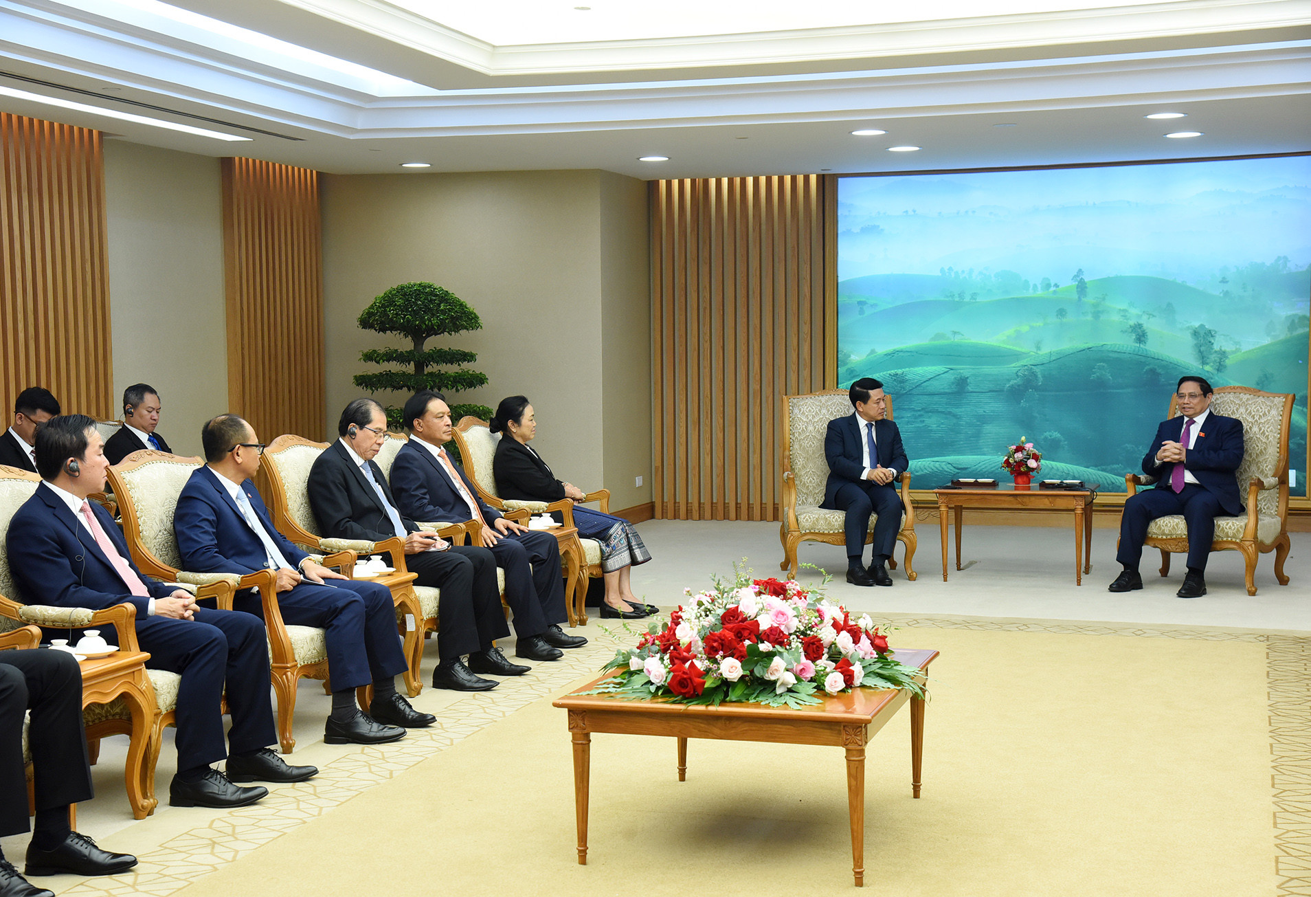 [Ảnh] Thủ tướng Phạm Minh Chính tiếp Phó Thủ tướng, Bộ trưởng Ngoại giao Lào ảnh 4