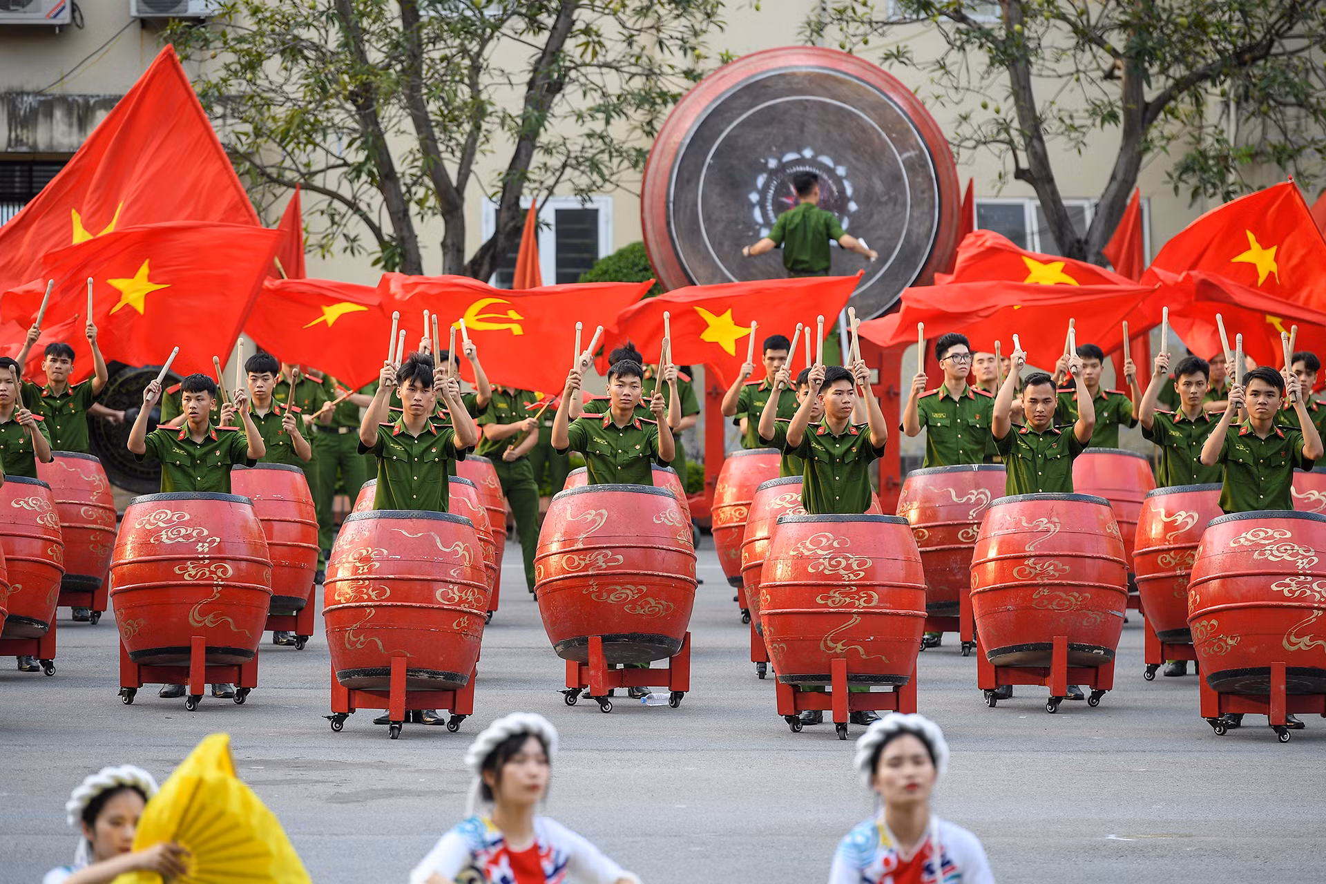 [Ảnh] Học viện Cảnh sát nhân dân kỷ niệm 55 năm Ngày thành lập và đón nhận Huân chương Lao động hạng Nhì ảnh 12