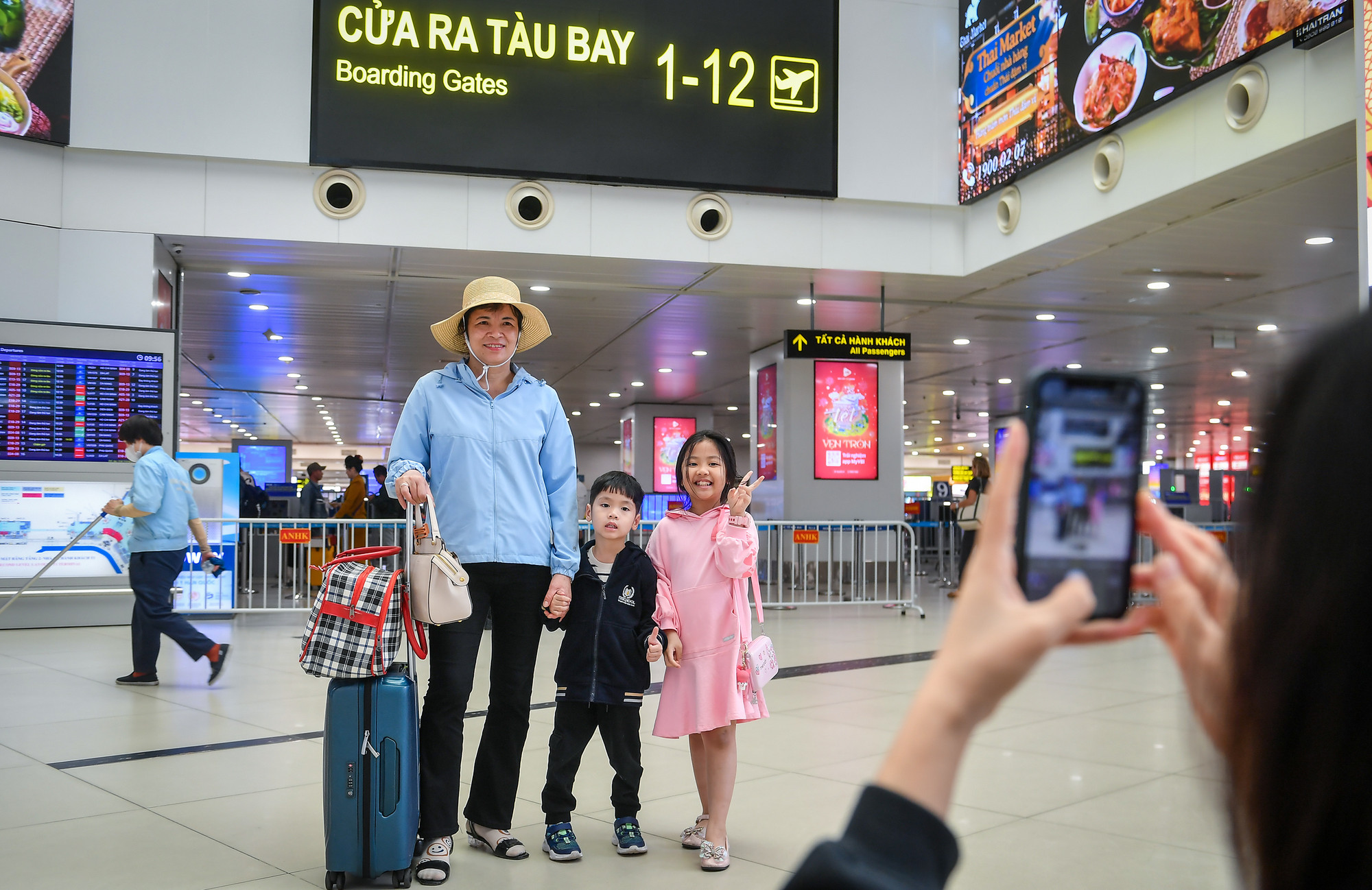 Check-in trước giờ ra tàu bay...