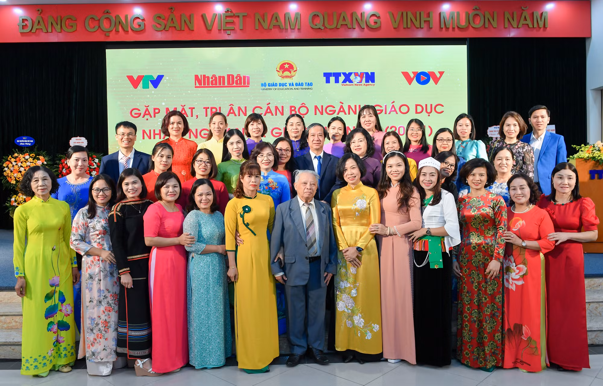 [Ảnh] Chương trình gặp mặt, tri ân nhân kỷ niệm ngày Nhà giáo Việt Nam 20/11 ảnh 14