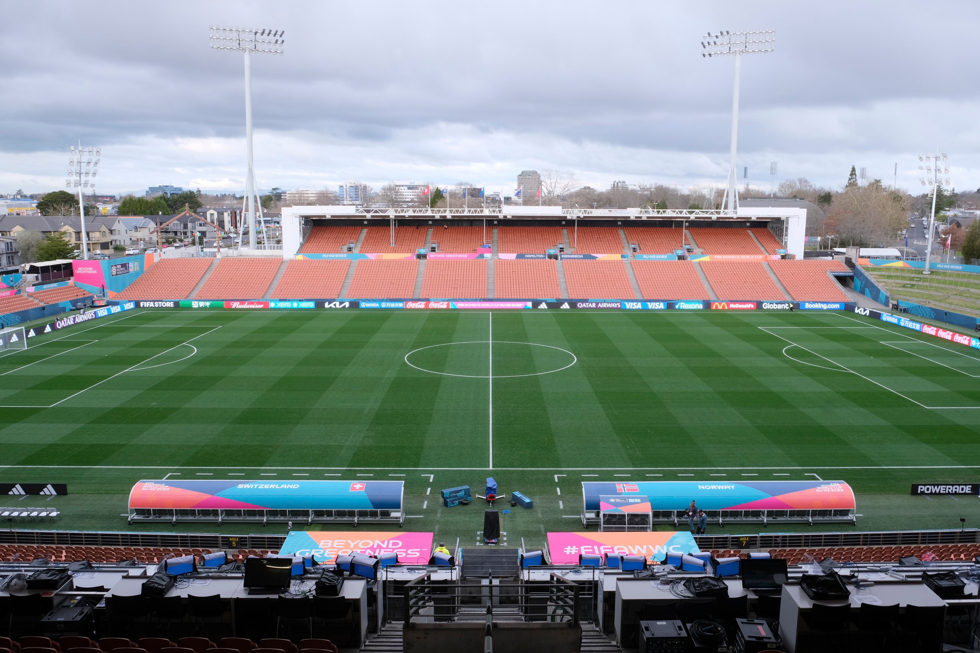 [Ảnh] “Lời thề thiêng” tại sân vận động tuyển nữ Việt Nam sắp thi đấu ảnh 1