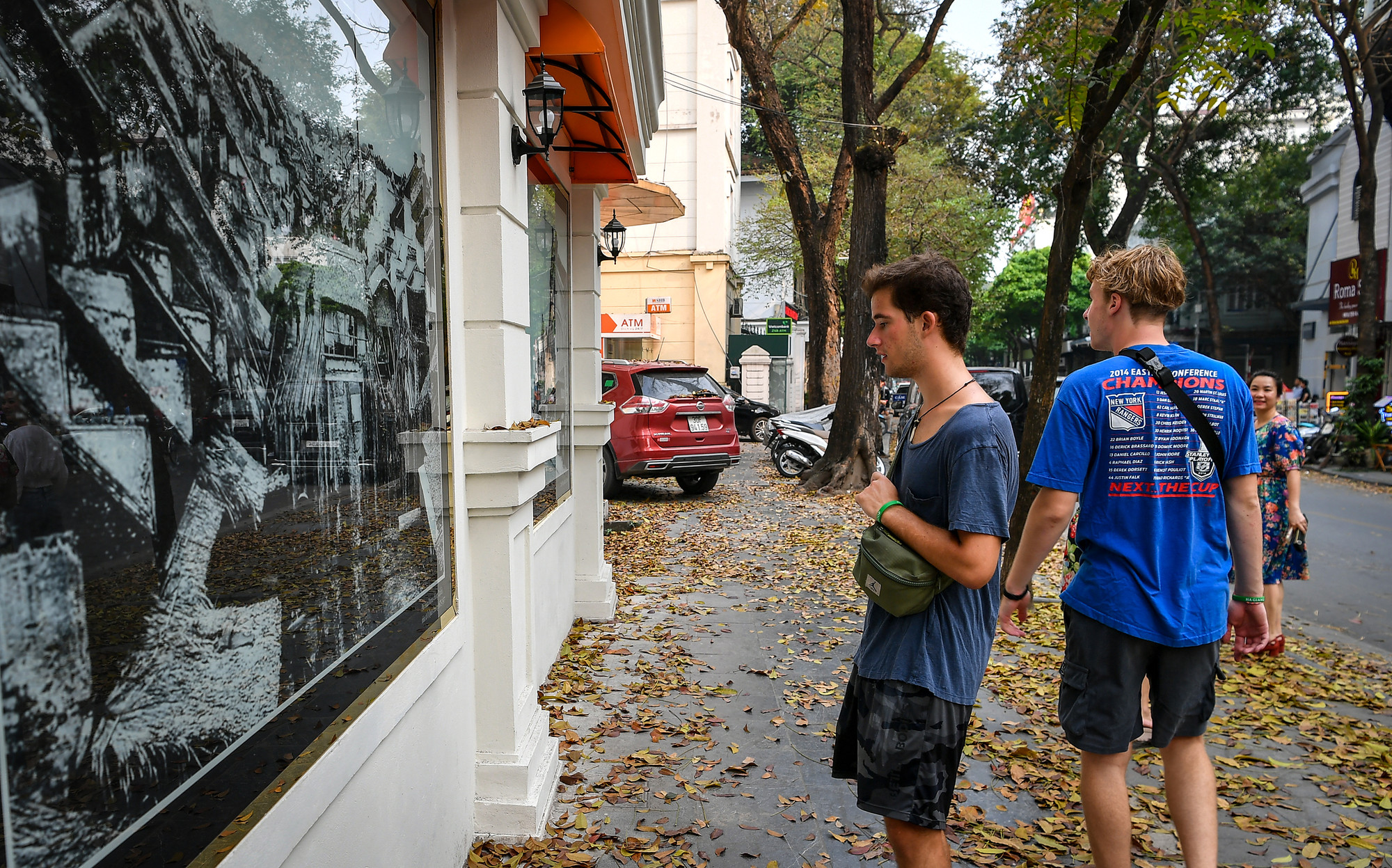 [Ảnh] "Con đường lá vàng" tuyệt đẹp bên ngoài tòa soạn Báo Nhân Dân ảnh 13