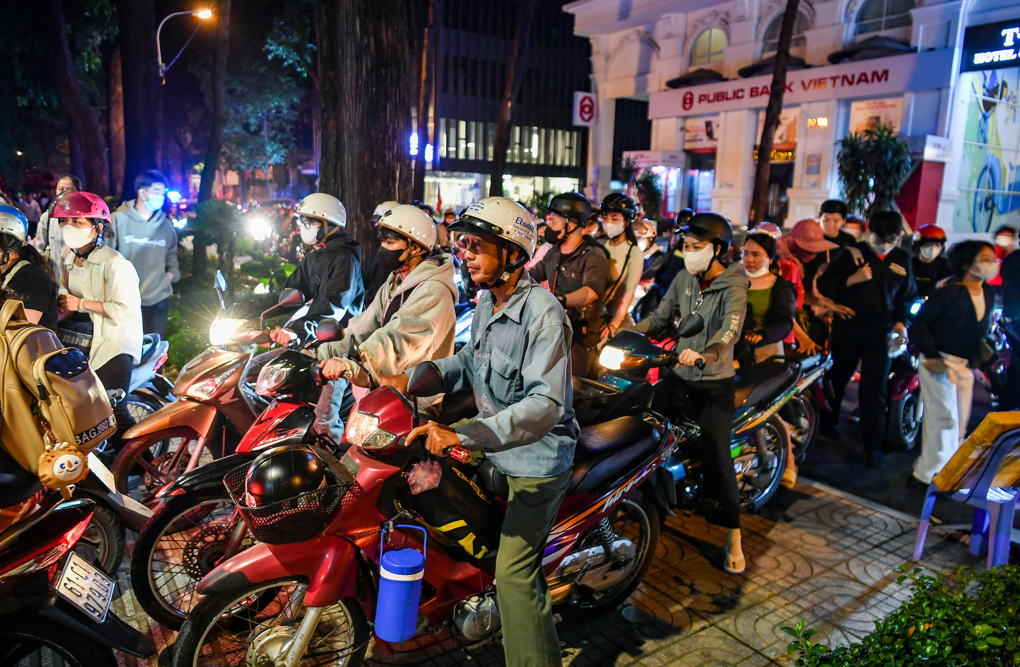 Các điểm gửi xe luôn trong tình trạng quá tải