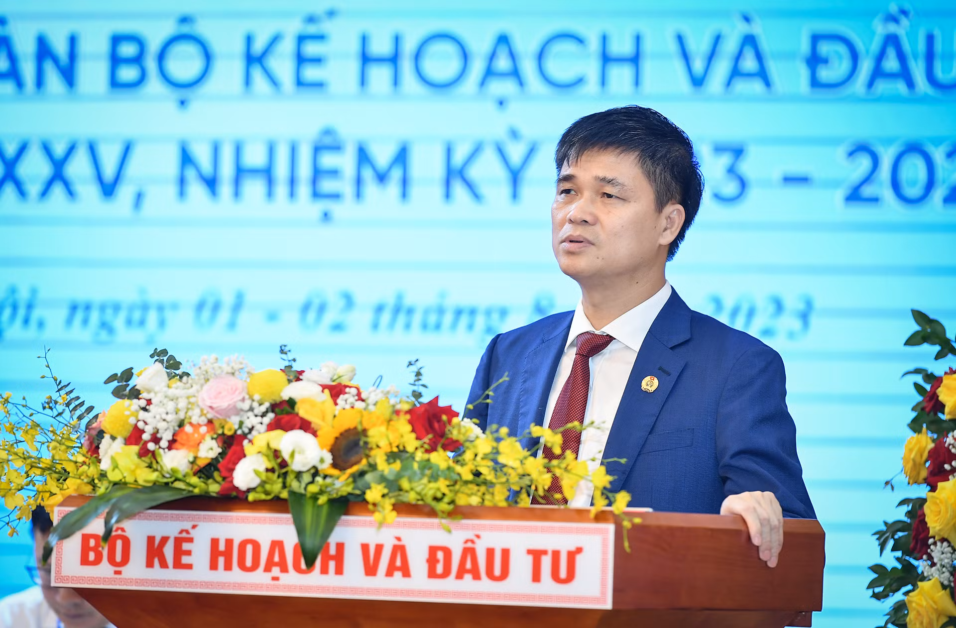 Phó Chủ tịch Tổng Liên đoàn Lao động Việt Nam, Chủ tịch Công đoàn Viên chức Việt Nam Ngọ Duy Hiểu phát biểu tại Đại hội.