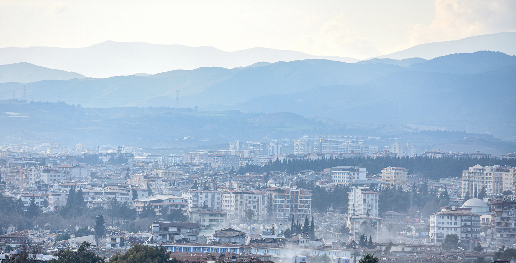 2 tuần sau trận động đất lịch sử, Hatay, thành phố cực nam của Thổ Nhĩ Kỳ vẫn đang cố gắng gượng dậy từ đổ nát.