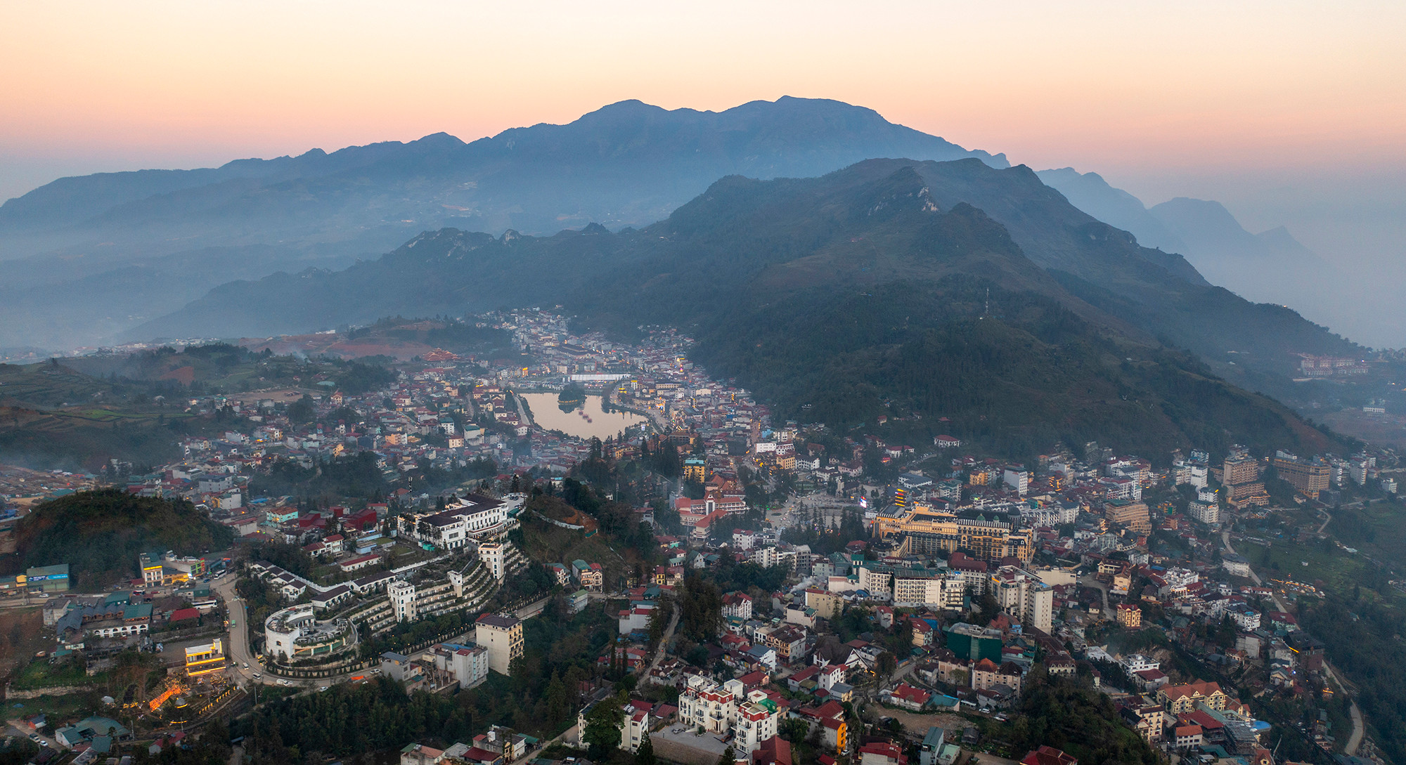 [Ảnh] Lên "Nóc nhà Đông Dương" ngắm biển mây dịp Tết Dương lịch ảnh 16