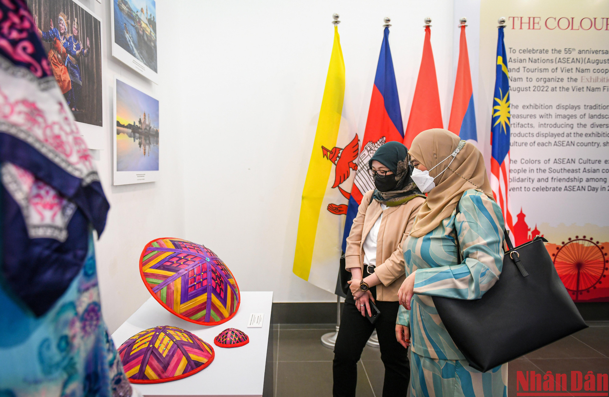 Triển lãm thu hút sự chú ý của công chúng trong nước và quốc tế