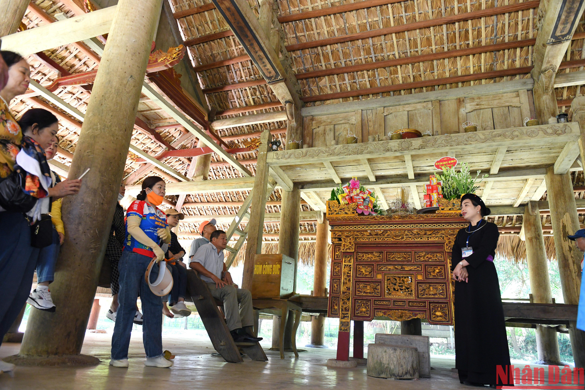 Đình Tân Trào là nơi tổ chức họp Quốc dân Đại hội (ngày 16 và 17/8/1945) - đại hội được ví như Hội nghị Diên Hồng thứ hai trong lịch sử nước ta.